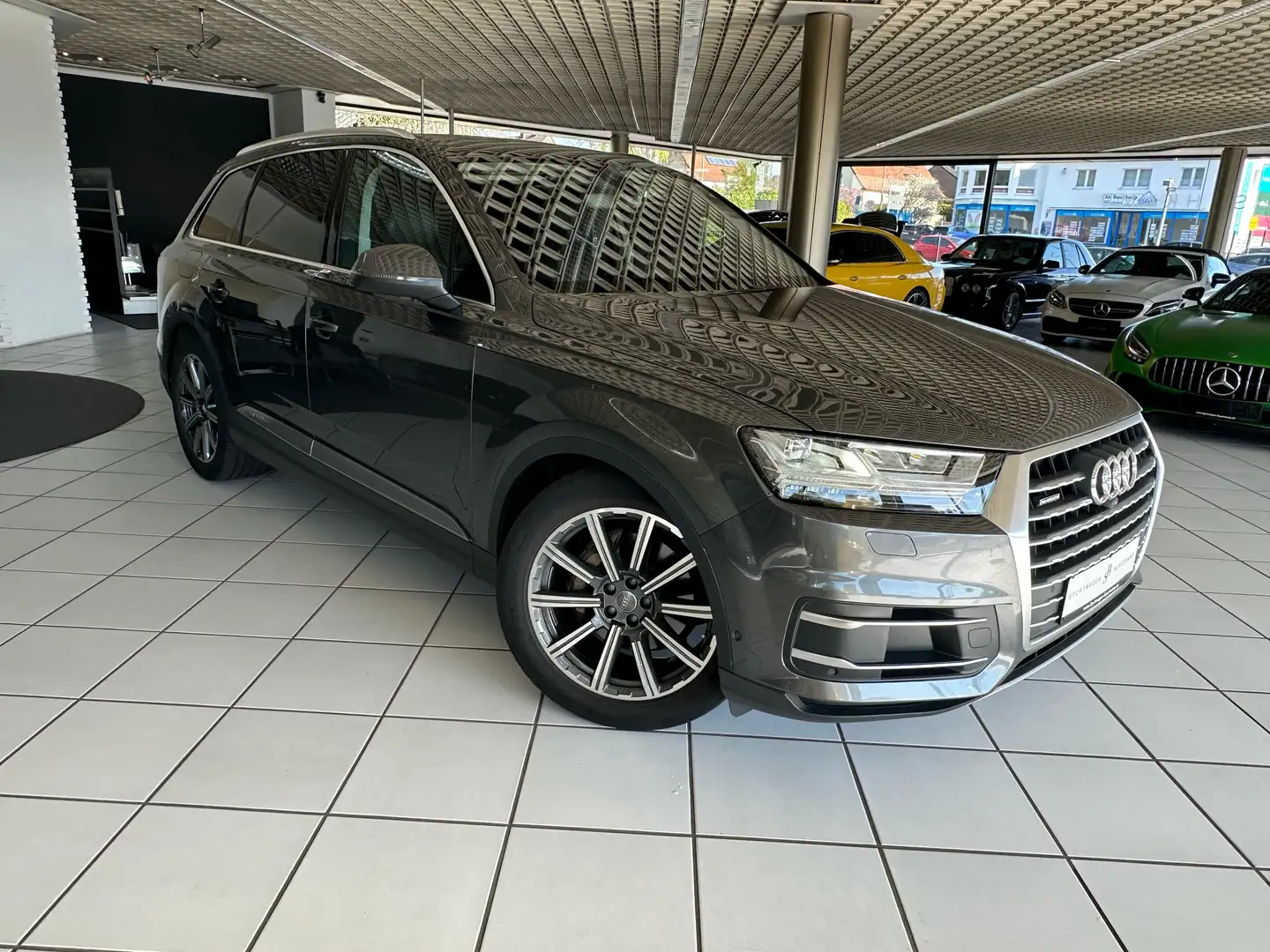 Audi Q7 3.0TDI QUATTRO 360°KAM BOSE PANO 20LM LED Grau - 2