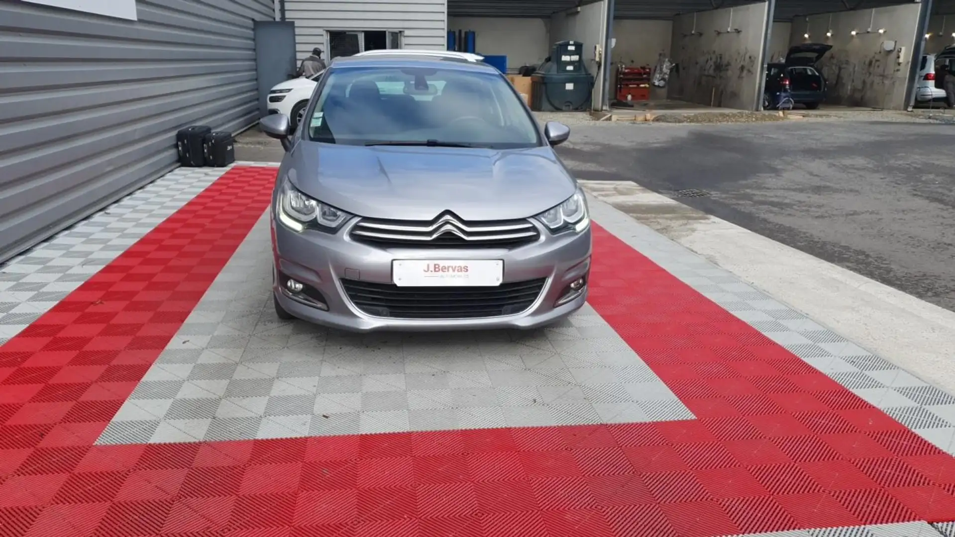 Citroen C4 BlueHDi 120 S&S BVM6 Millenium Business Gris - 2