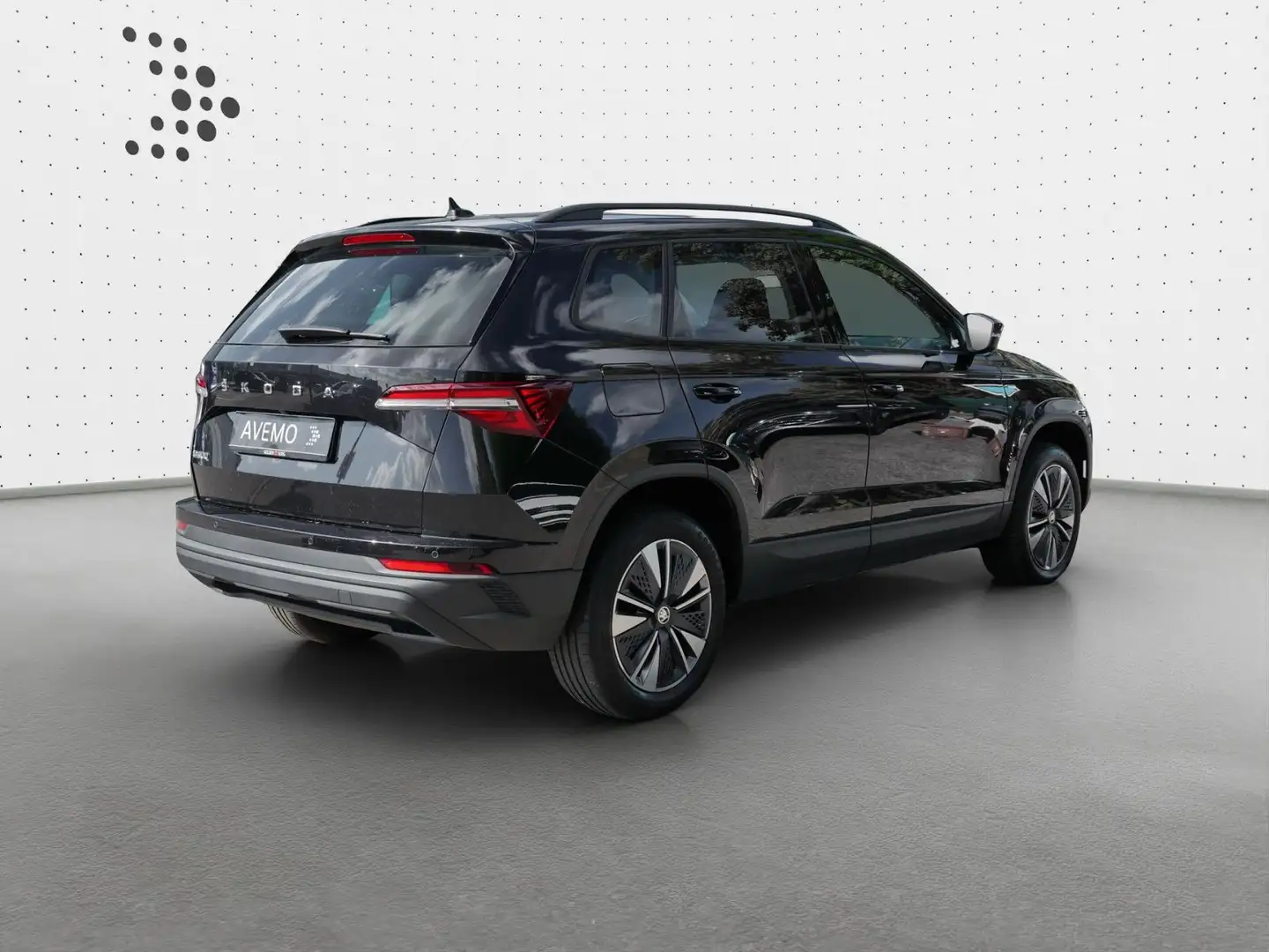 Skoda Karoq Tour 2,0 TDI Ambition RFK*AHK*virtual* Zwart - 2