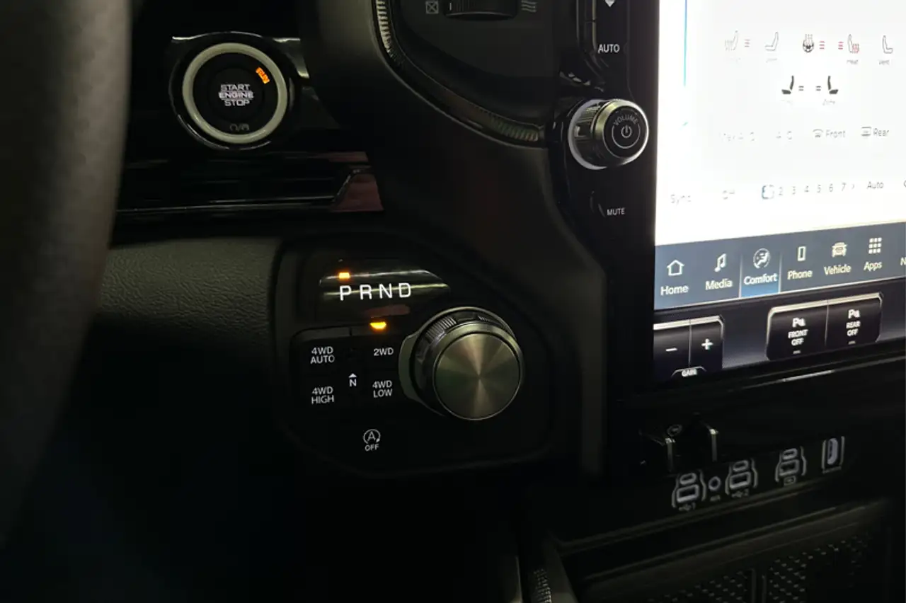 RAM 1500 снимка RAM 1500