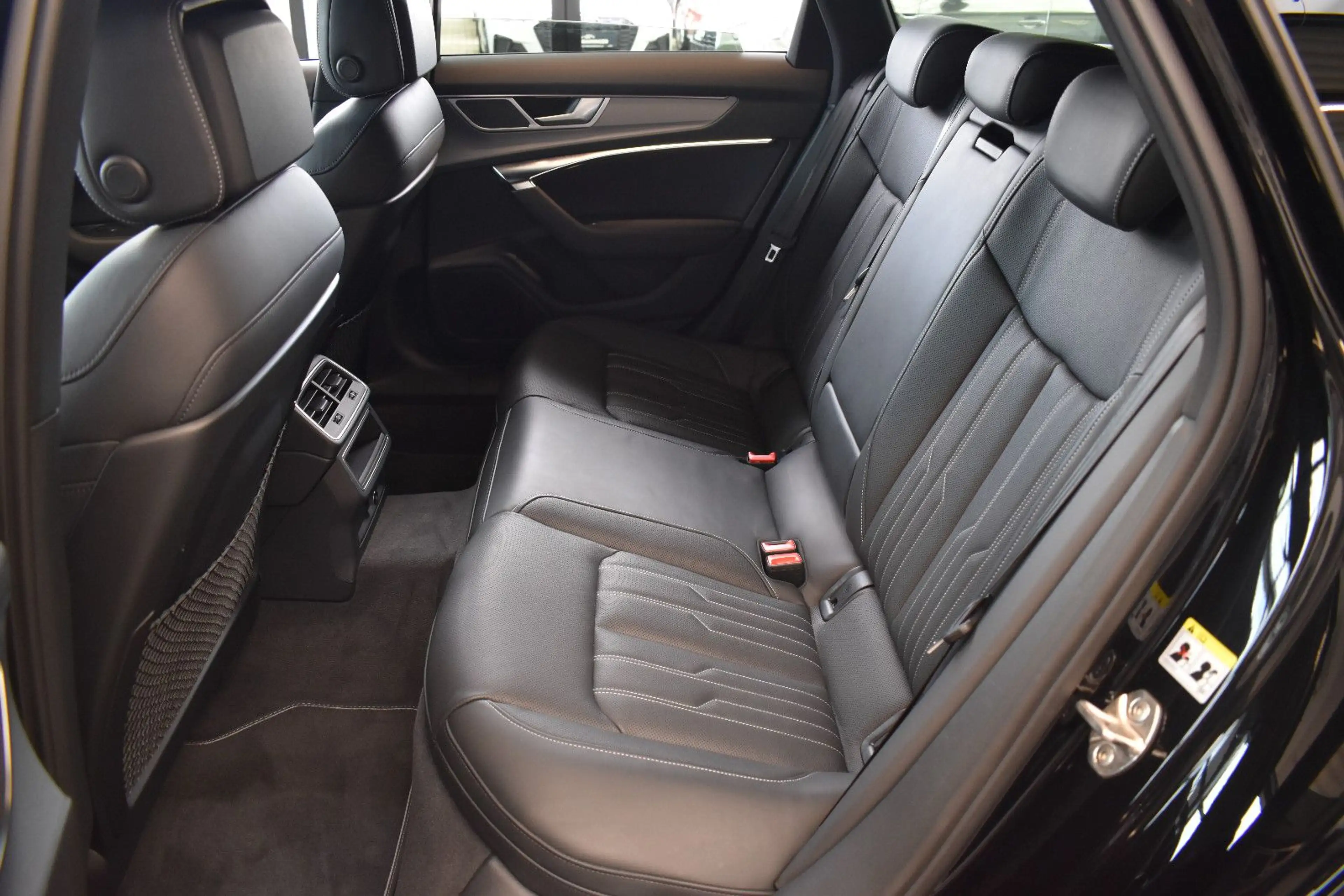 Audi A6 Avant 40TDI quattro S-tronic S Line HUD~Leder — photo 10