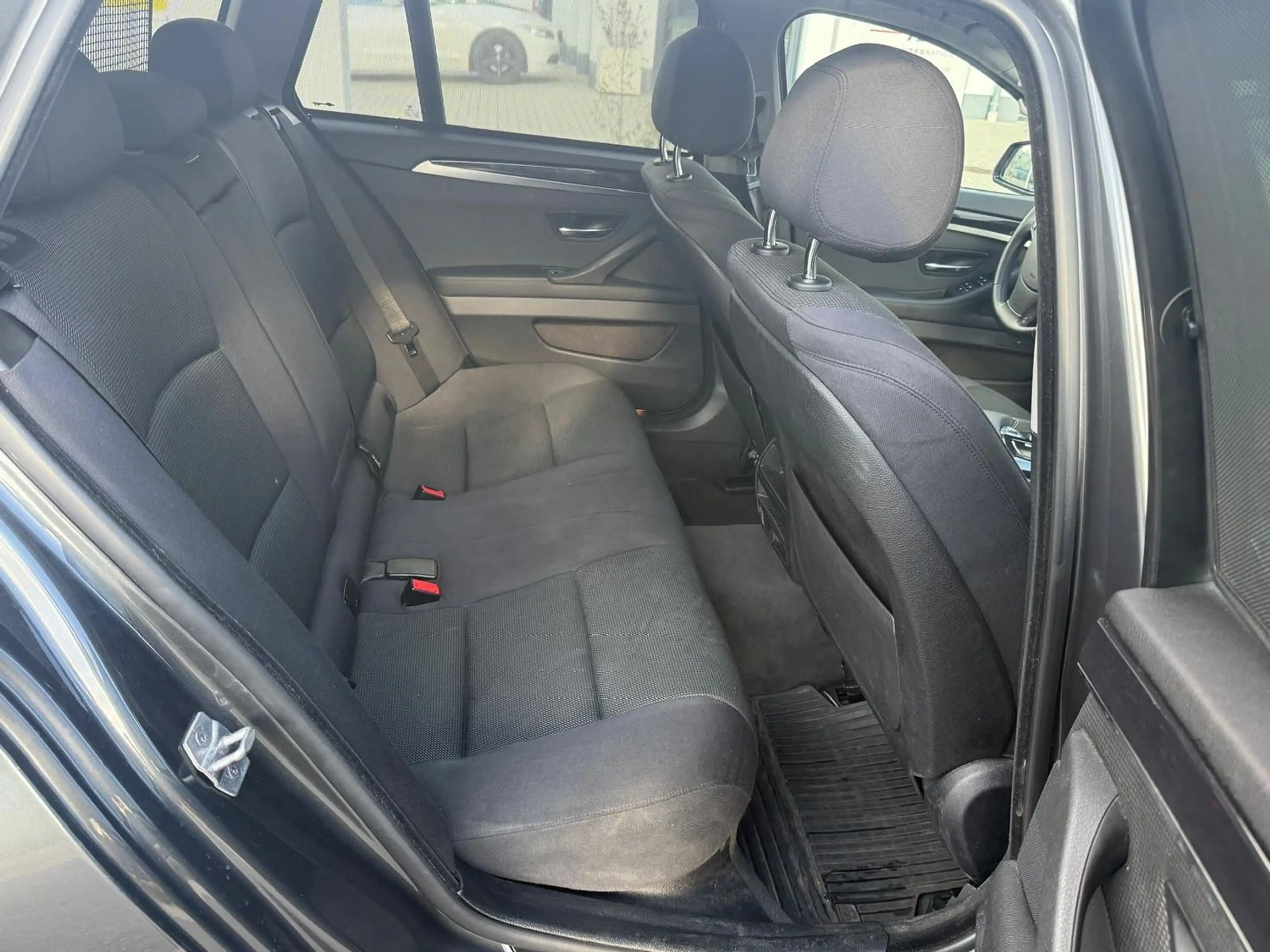 BMW 525 d xDrive *Xenon*Navi*Pano*AHK*PDC*Harman-Kardon* — photo 12