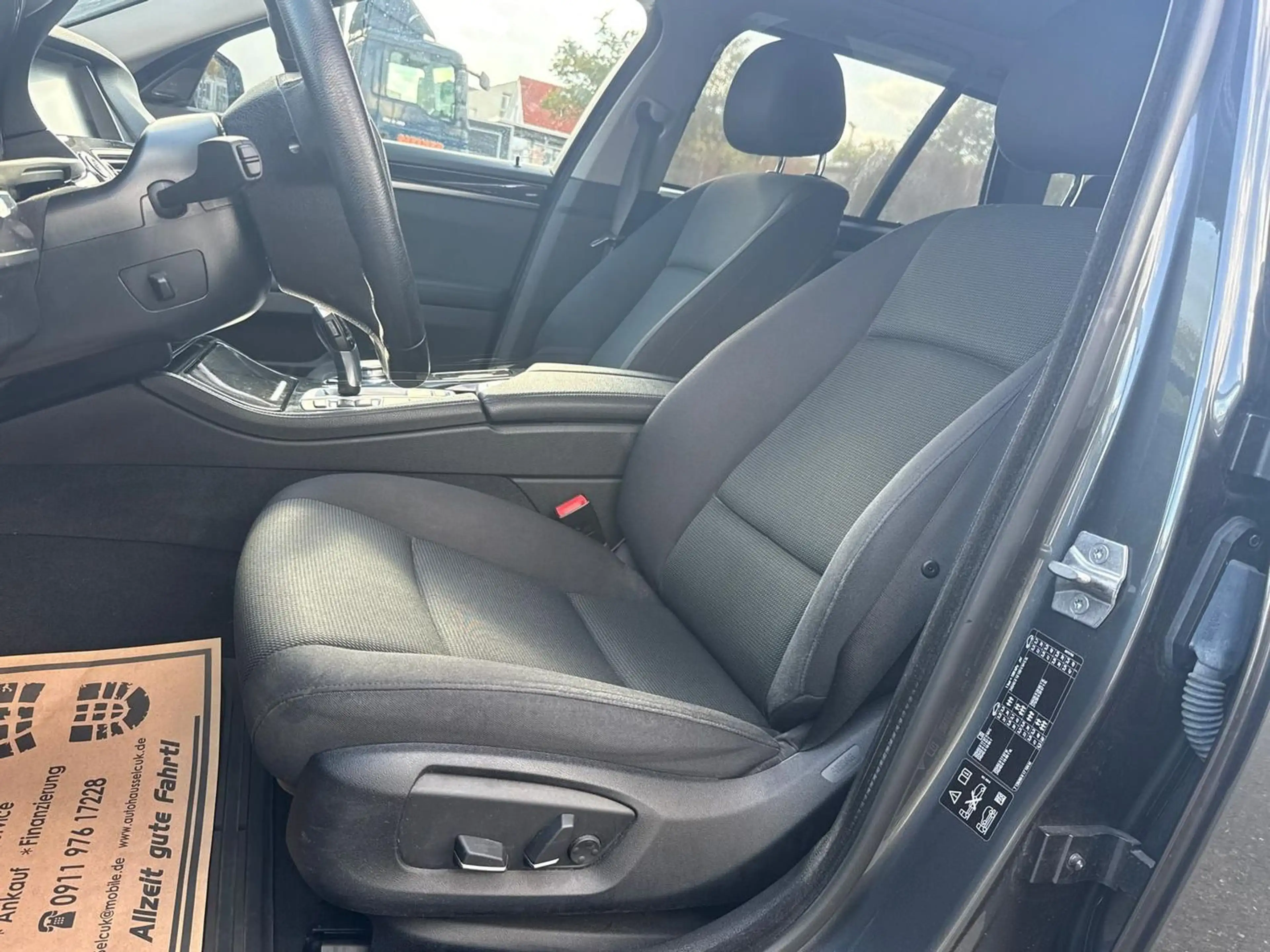 BMW 525 d xDrive *Xenon*Navi*Pano*AHK*PDC*Harman-Kardon* — photo 13