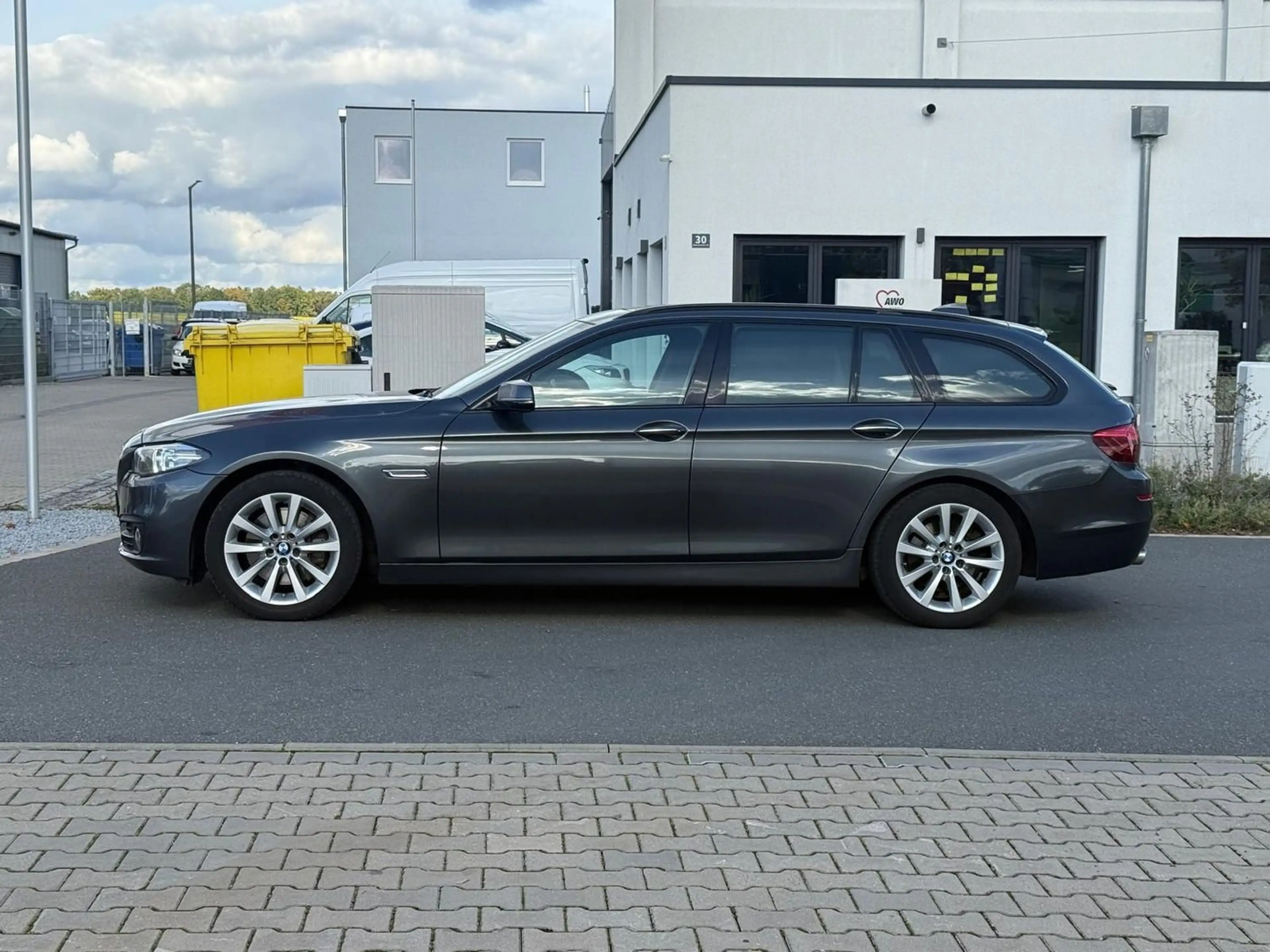 BMW 525 d xDrive *Xenon*Navi*Pano*AHK*PDC*Harman-Kardon* — photo 5