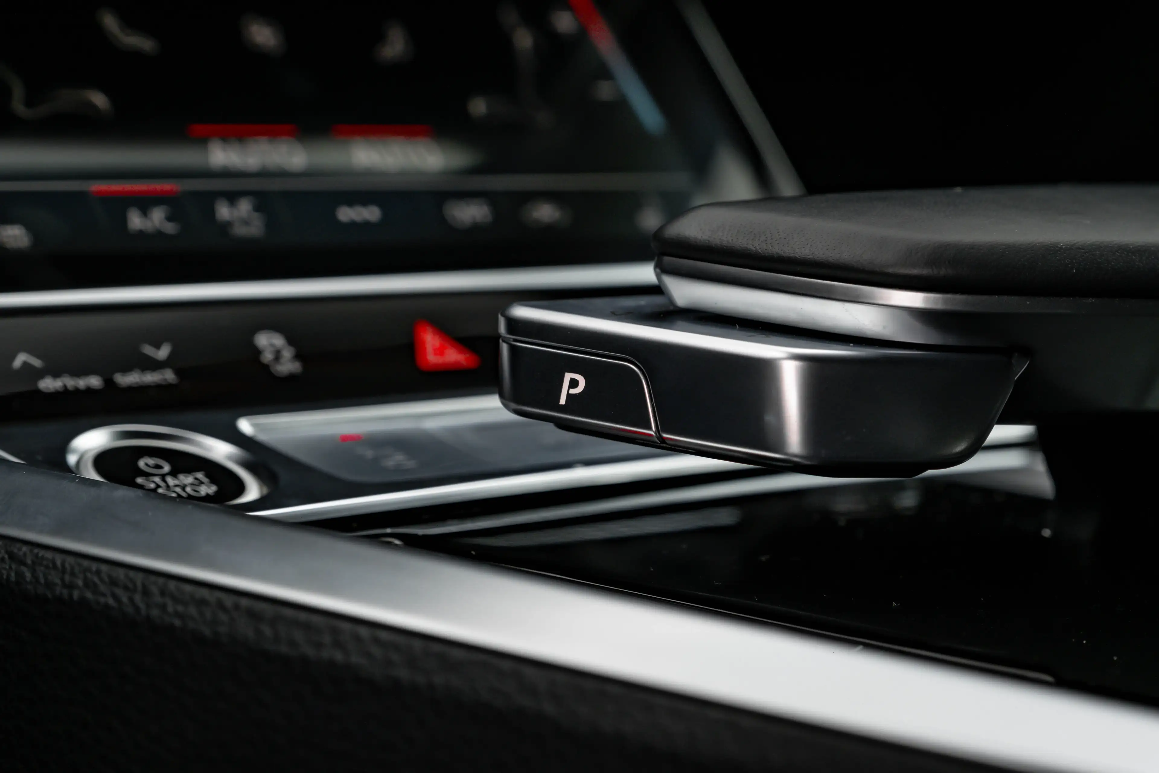 Audi Q8 e-tron 55 quattro S Edition 115 kWh 408PK | Elek. stoelen — photo 30