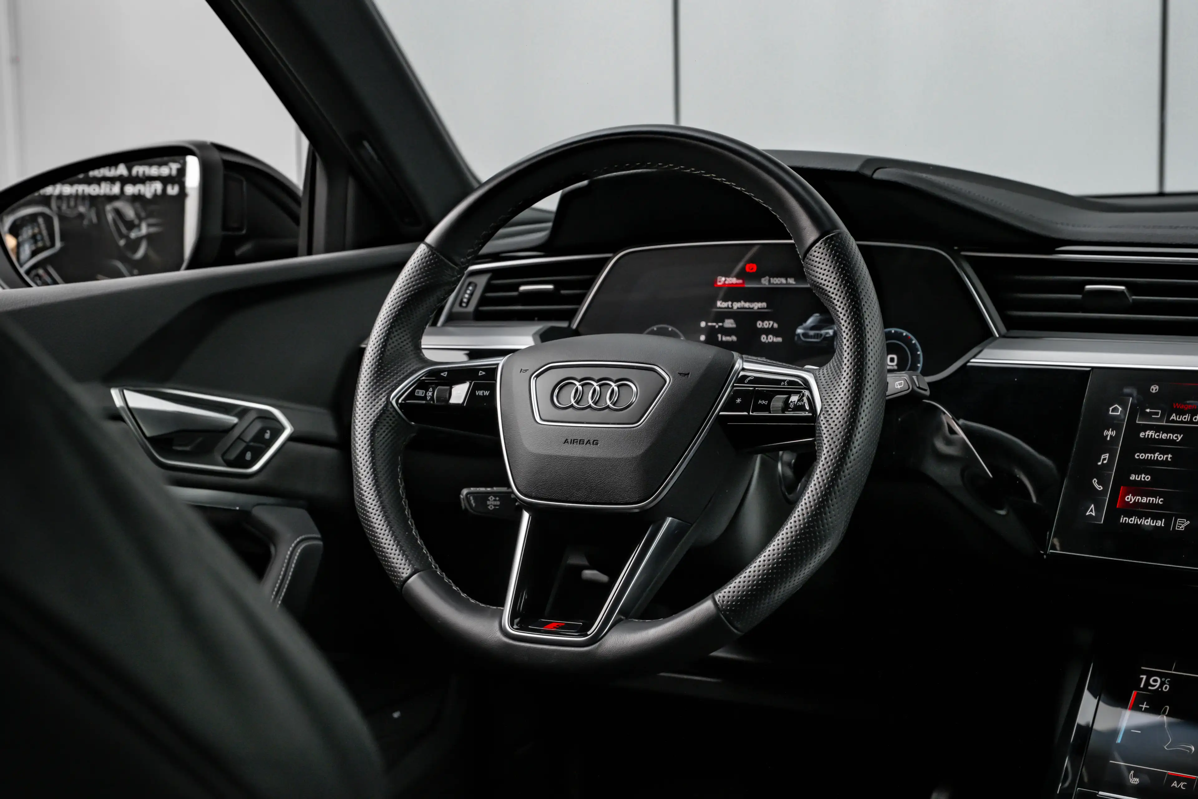 Audi Q8 e-tron 55 quattro S Edition 115 kWh 408PK | Elek. stoelen — photo 10