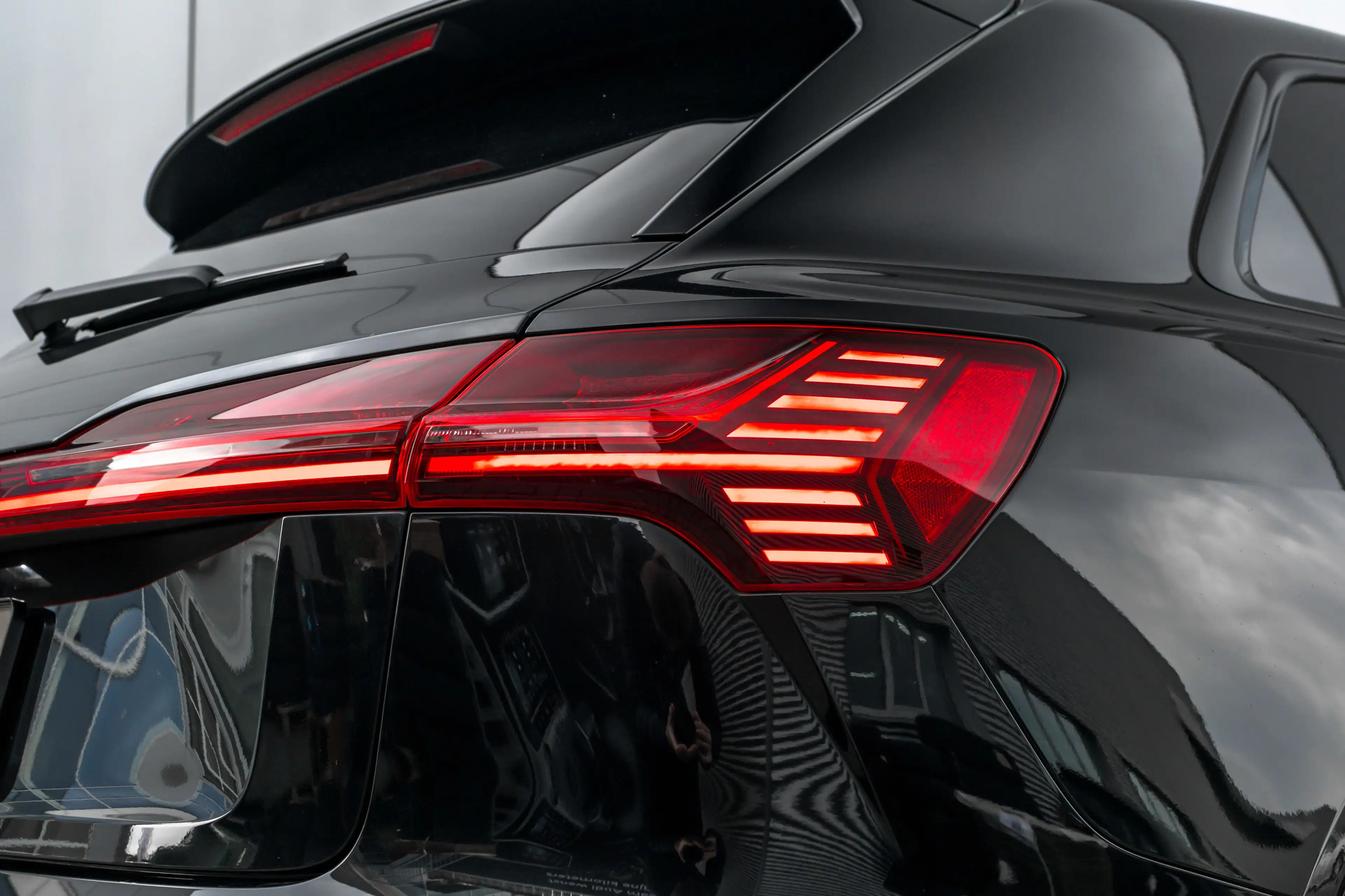 Audi Q8 e-tron 55 quattro S Edition 115 kWh 408PK | Elek. stoelen — photo 14