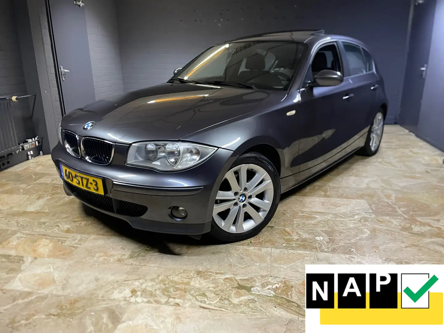 BMW 118 1-serie 118i Executive Automaat Airco Lm Velgen Gris - 1
