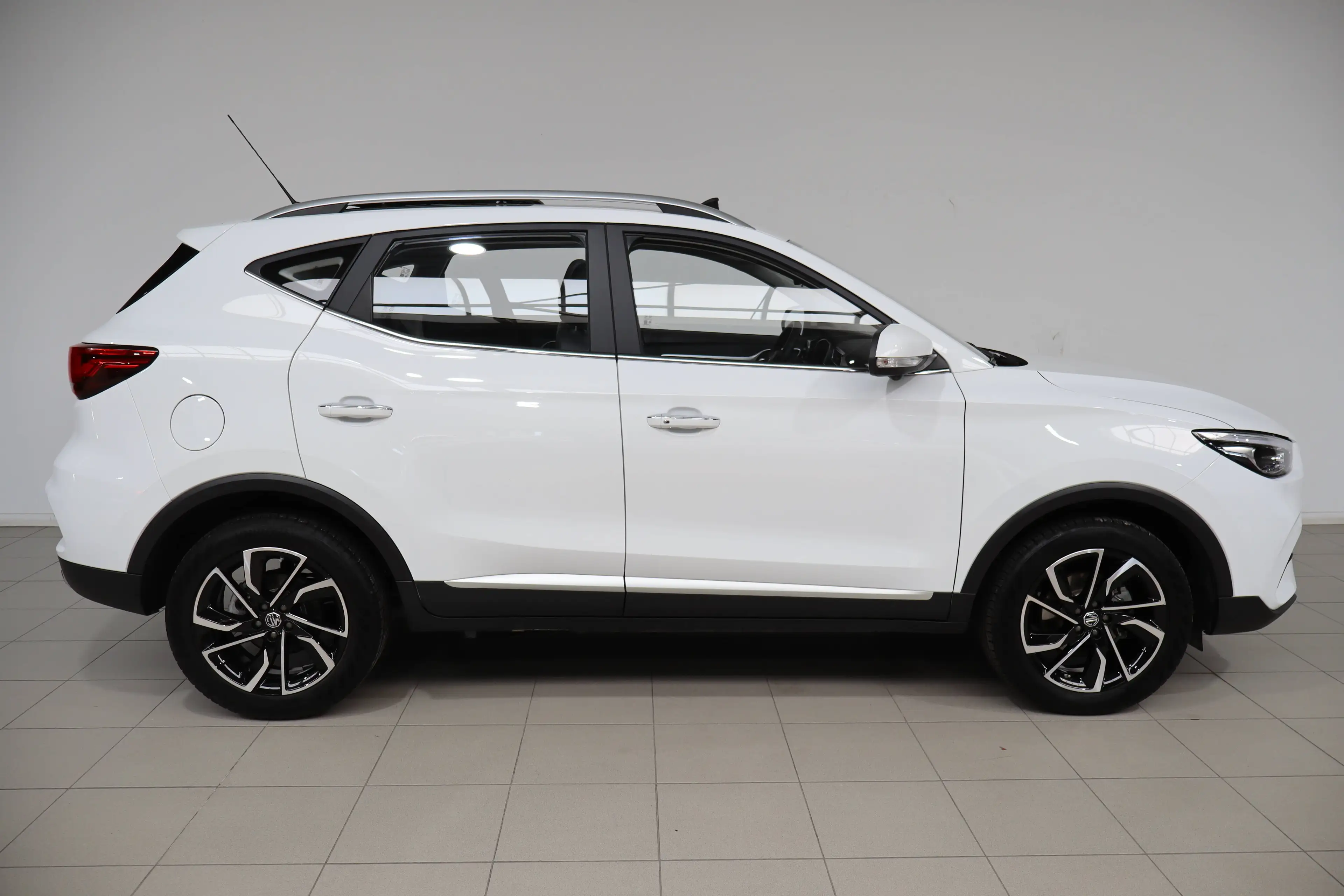 MG ZS ZS 1.0 T-GDi Luxury — photo 6