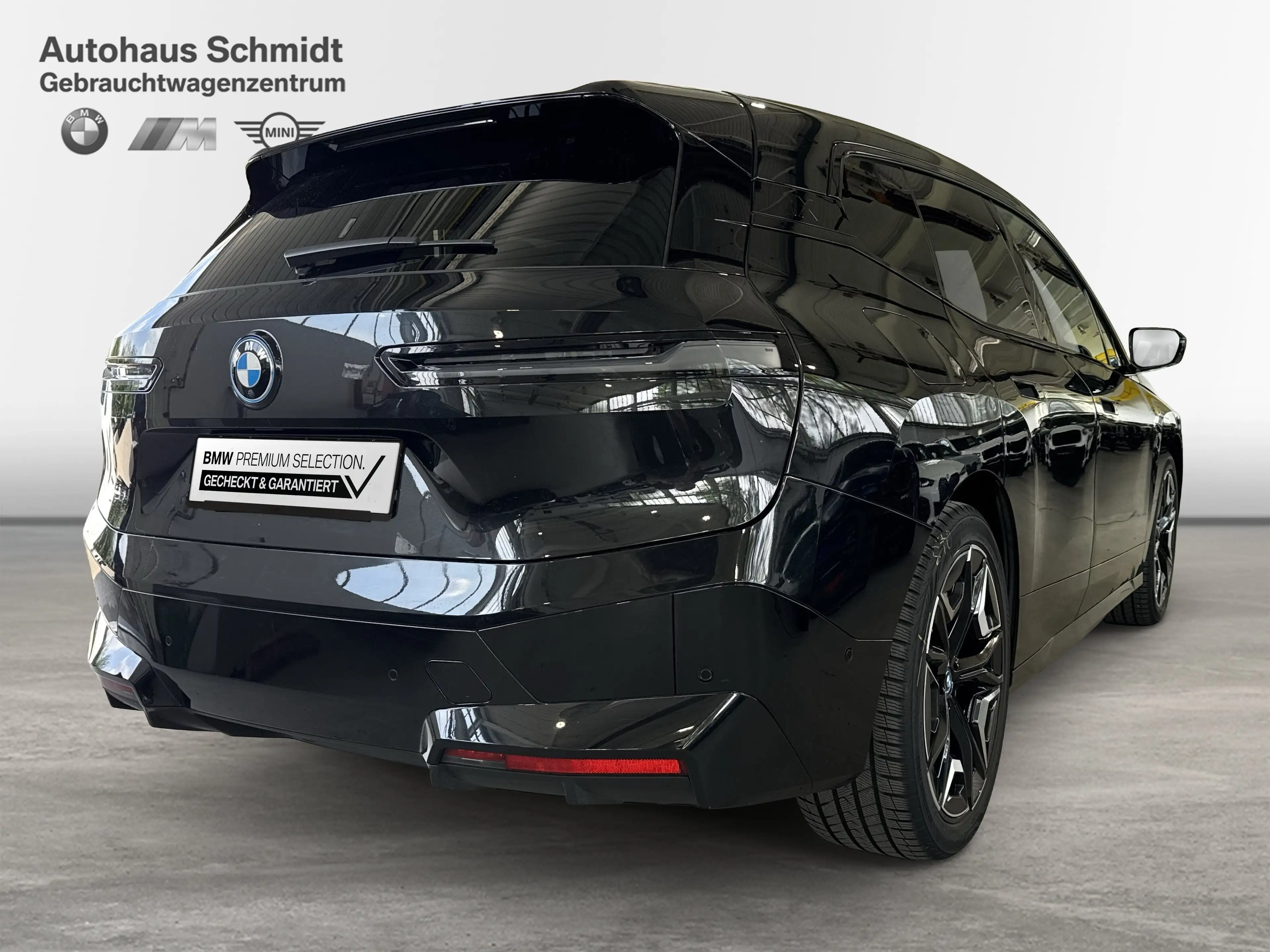 BMW iX xDrive40 — photo 5