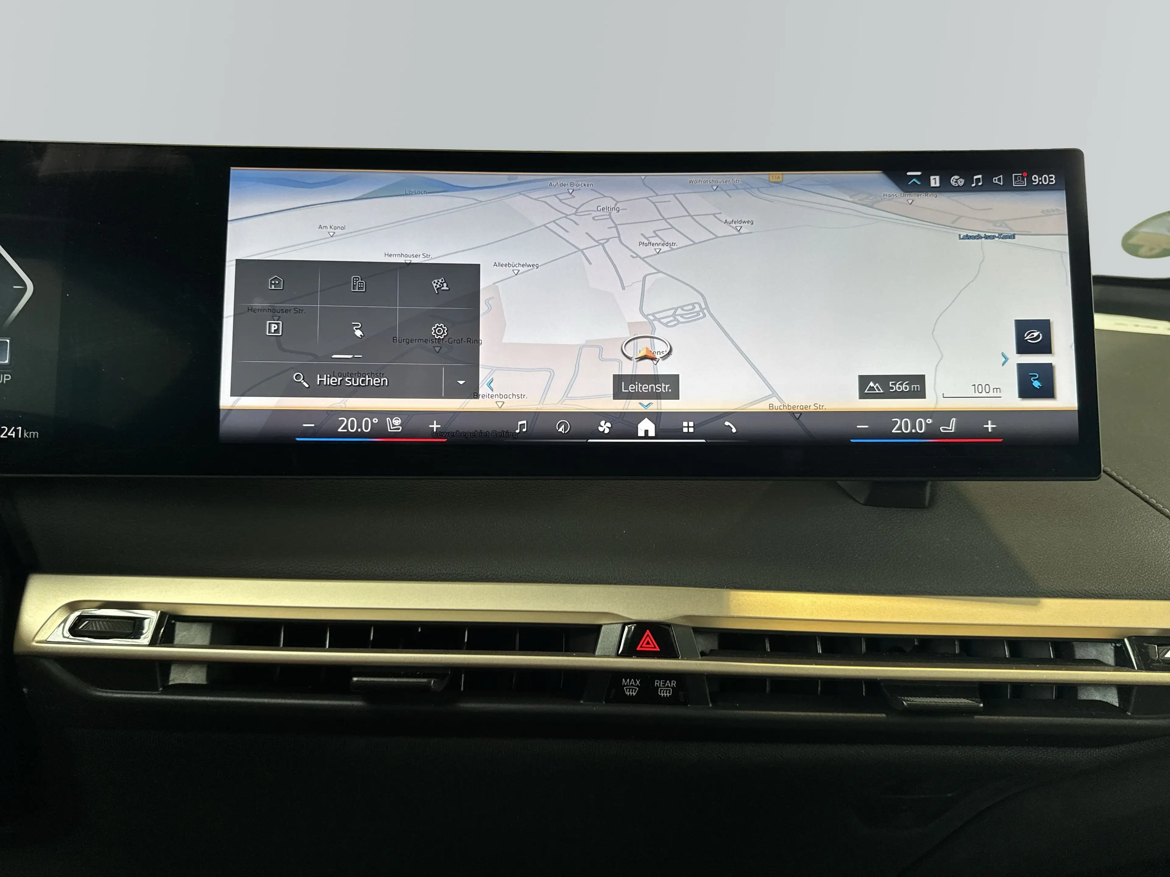 BMW iX xDrive40 — photo 14
