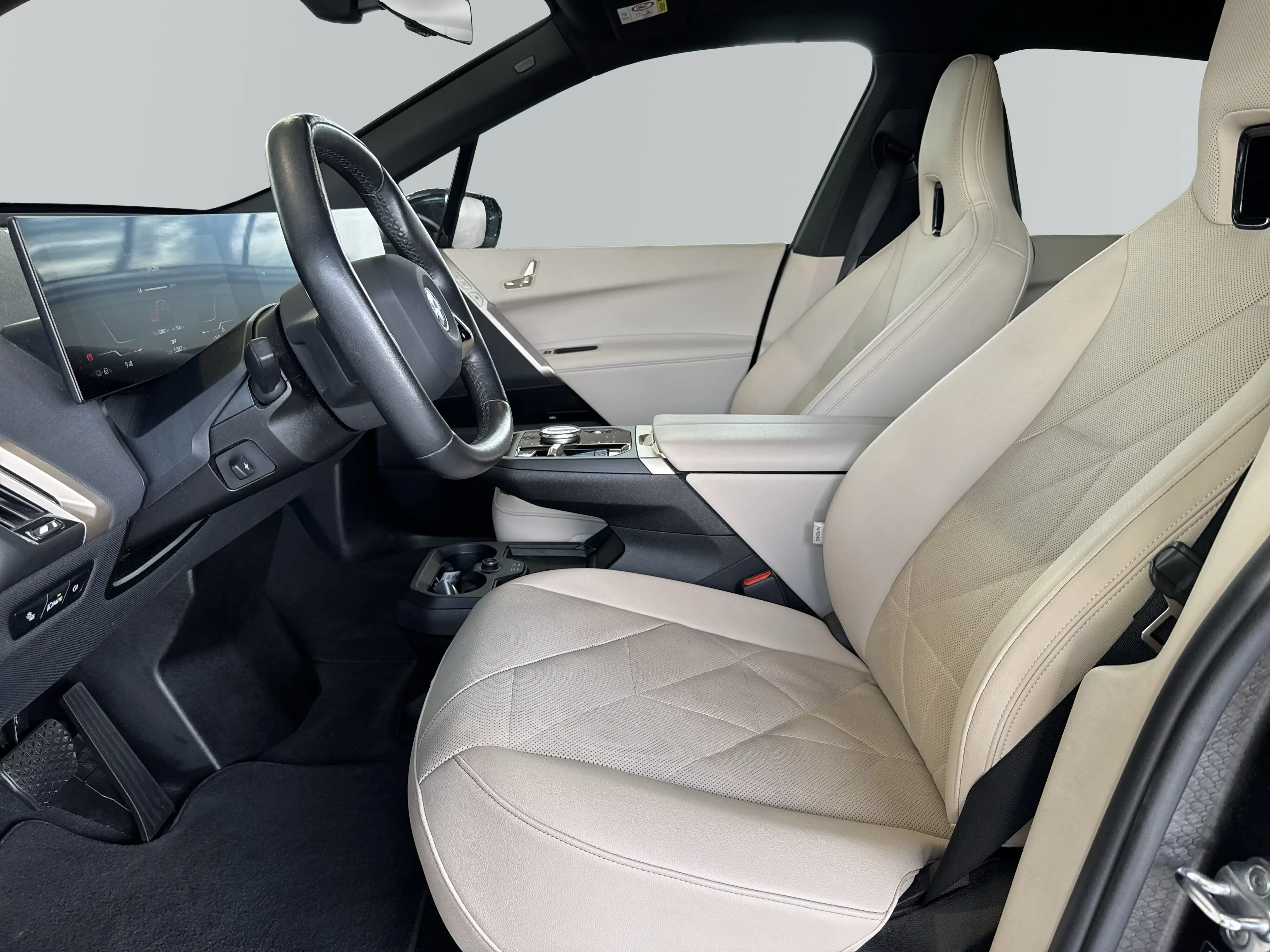 BMW iX xDrive40 — photo 8