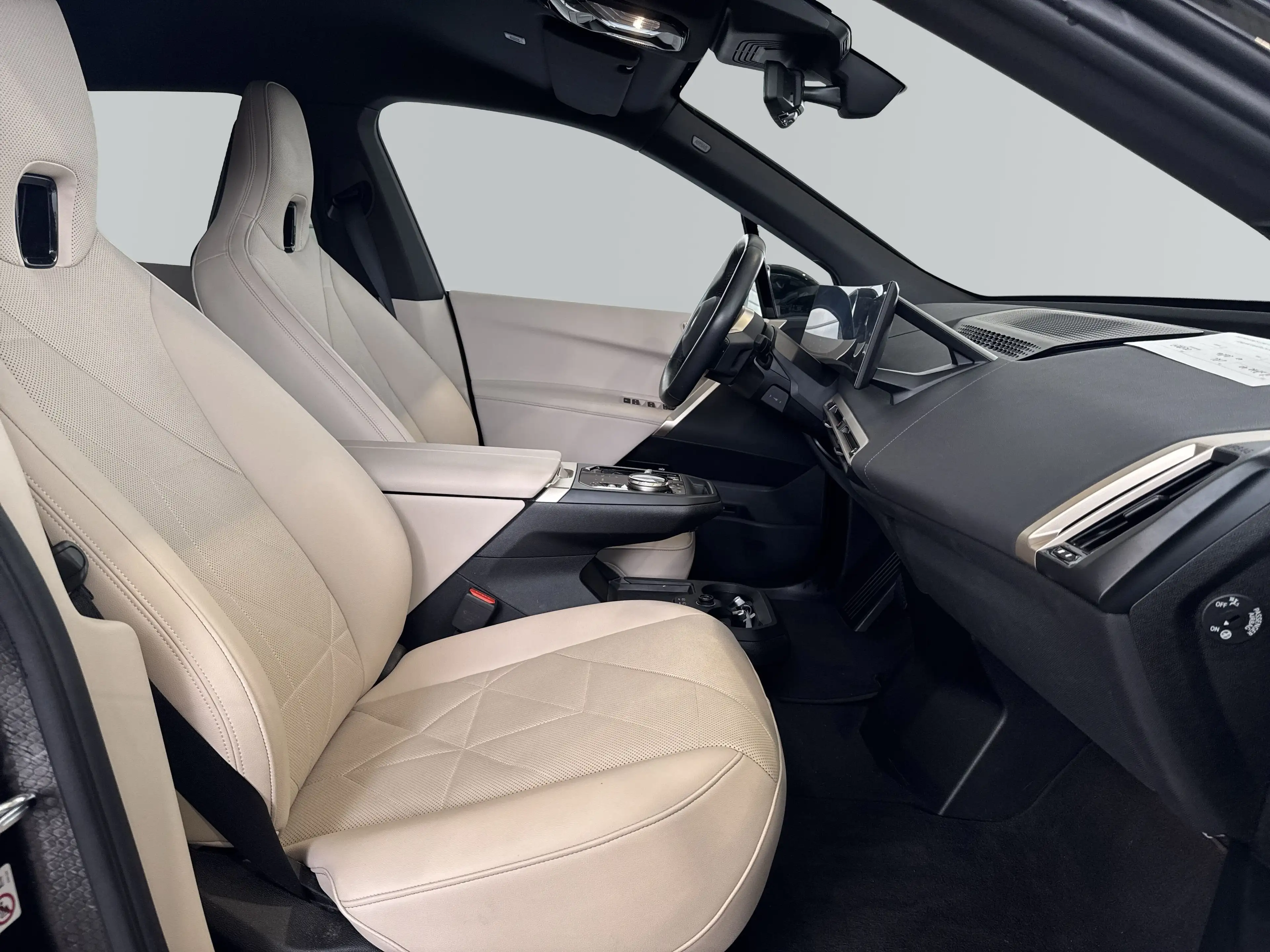 BMW iX xDrive40 — photo 11