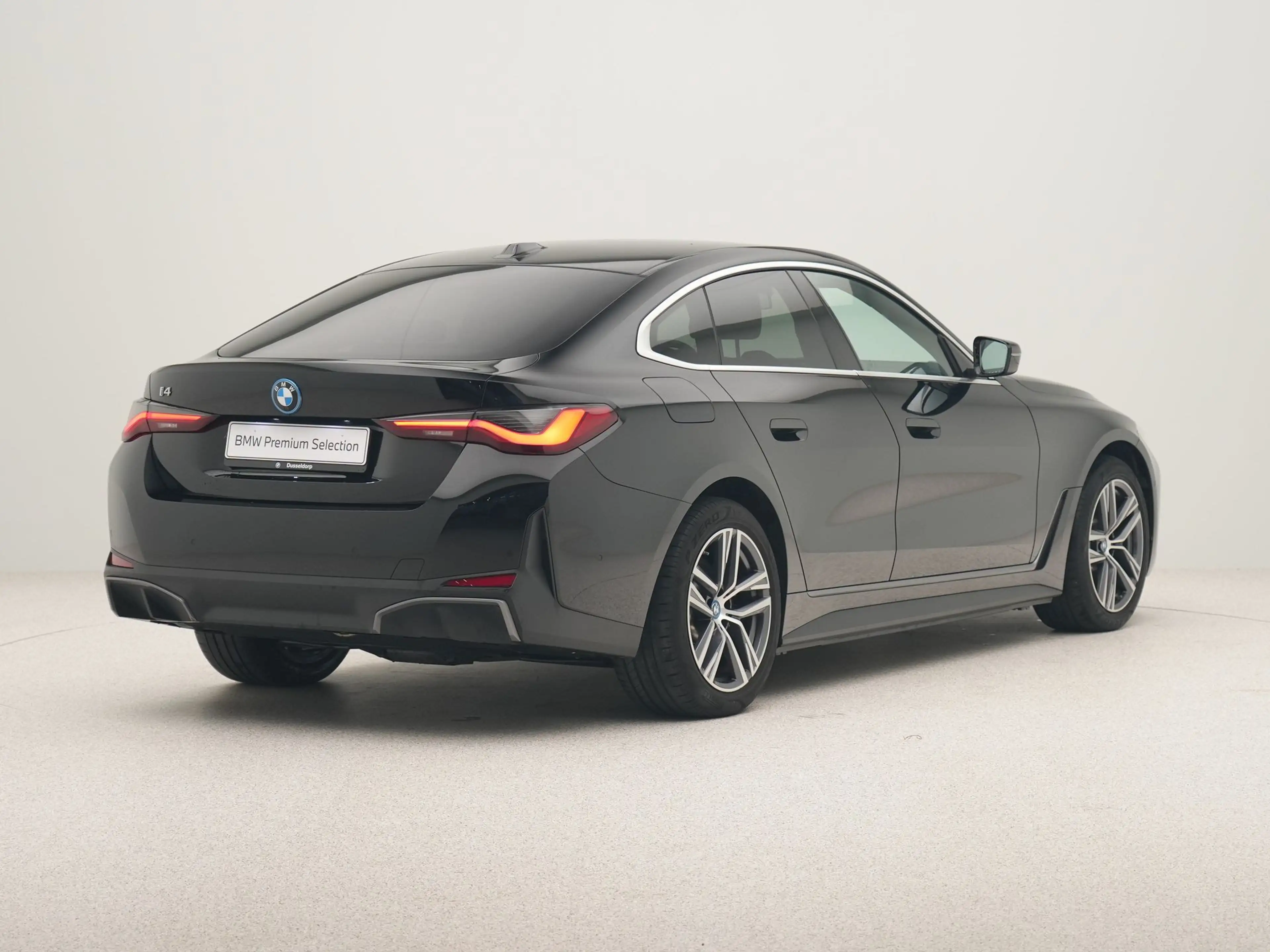 BMW i4 eDrive40 SoH 98% — photo 7