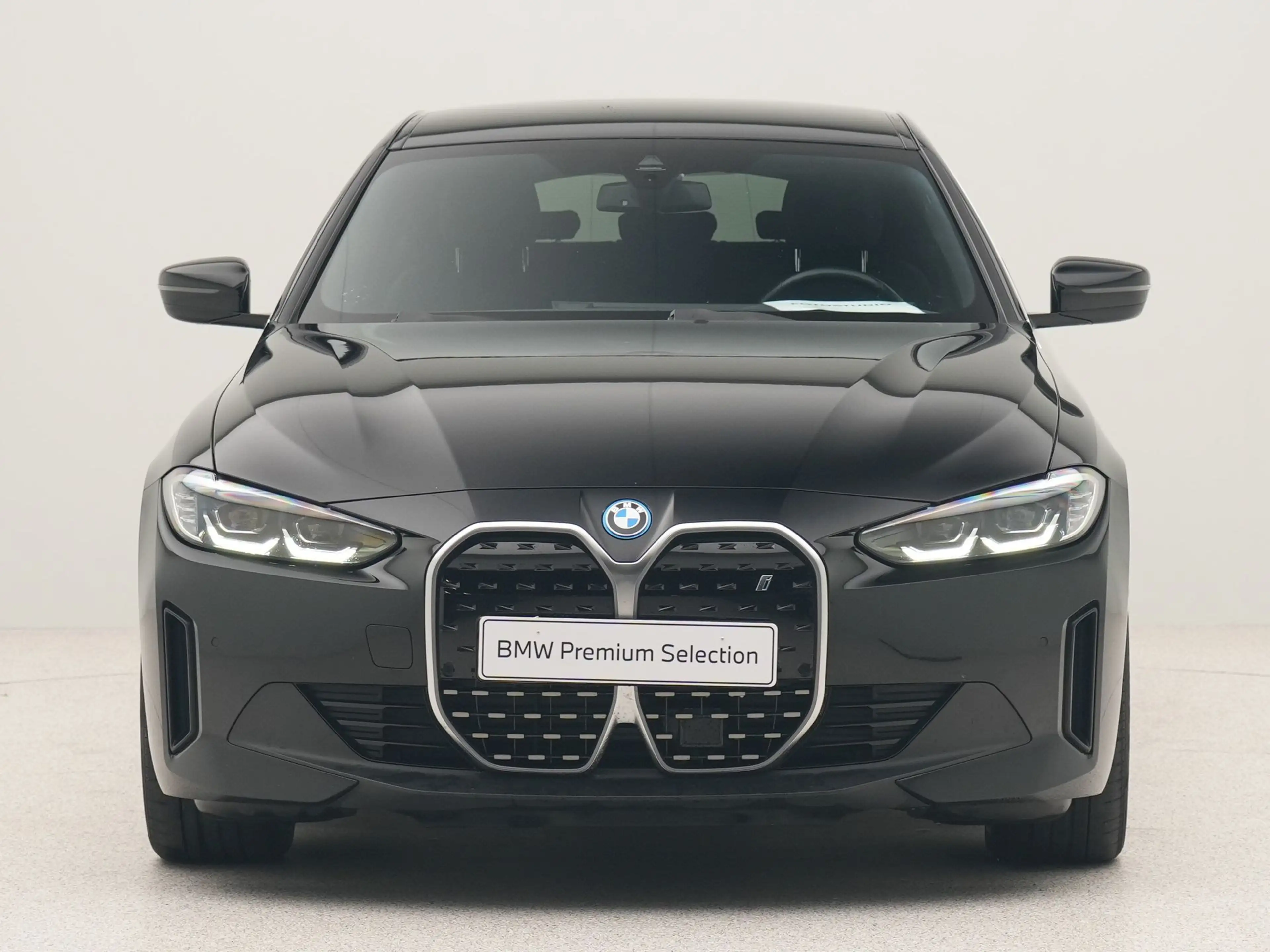 BMW i4 eDrive40 SoH 98% — photo 4