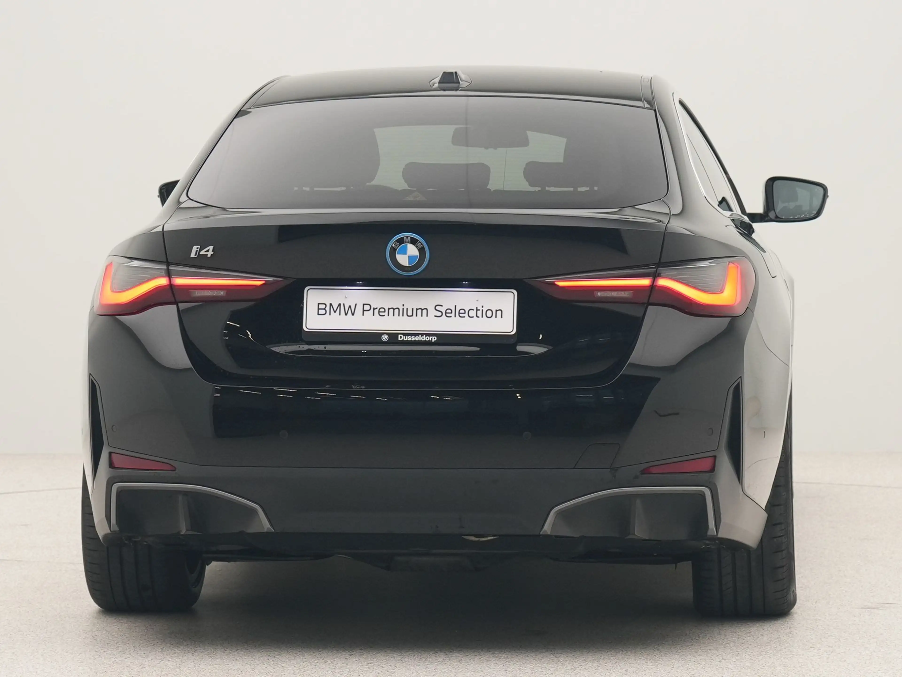 BMW i4 eDrive40 SoH 98% — photo 8