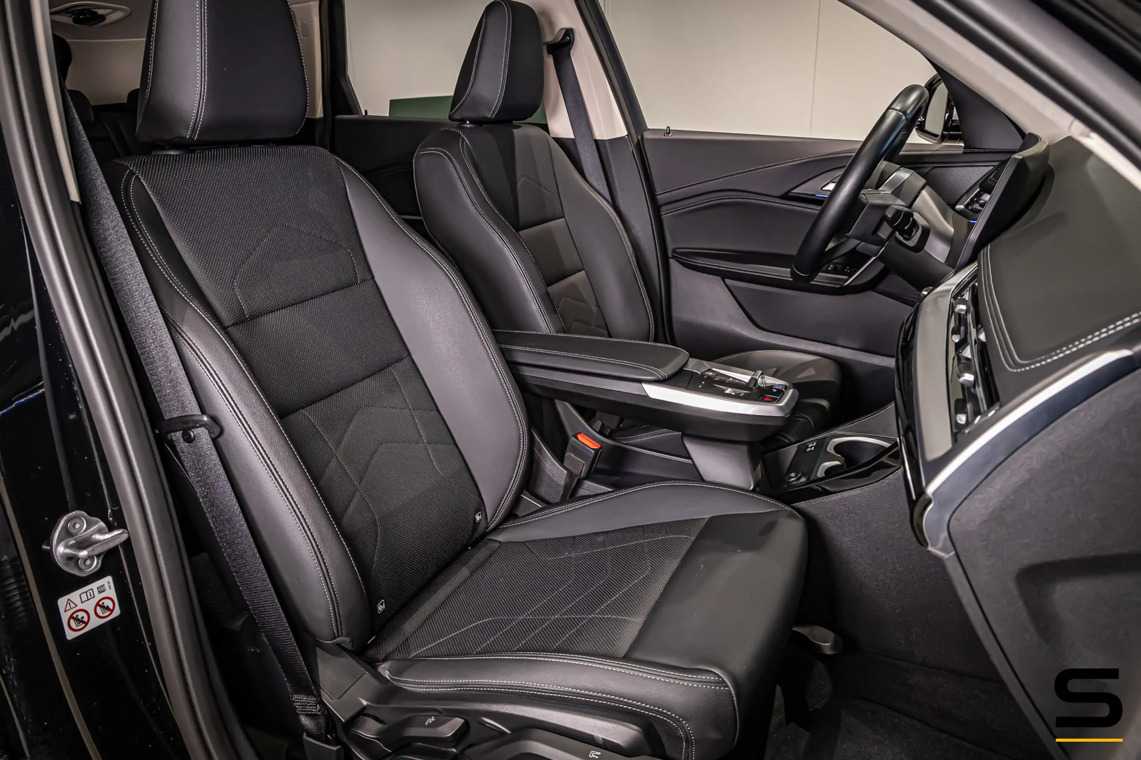 BMW iX1 XDrive30 Launch Edition 67 kWh|Camera|CarPlay|BTW| — photo 7