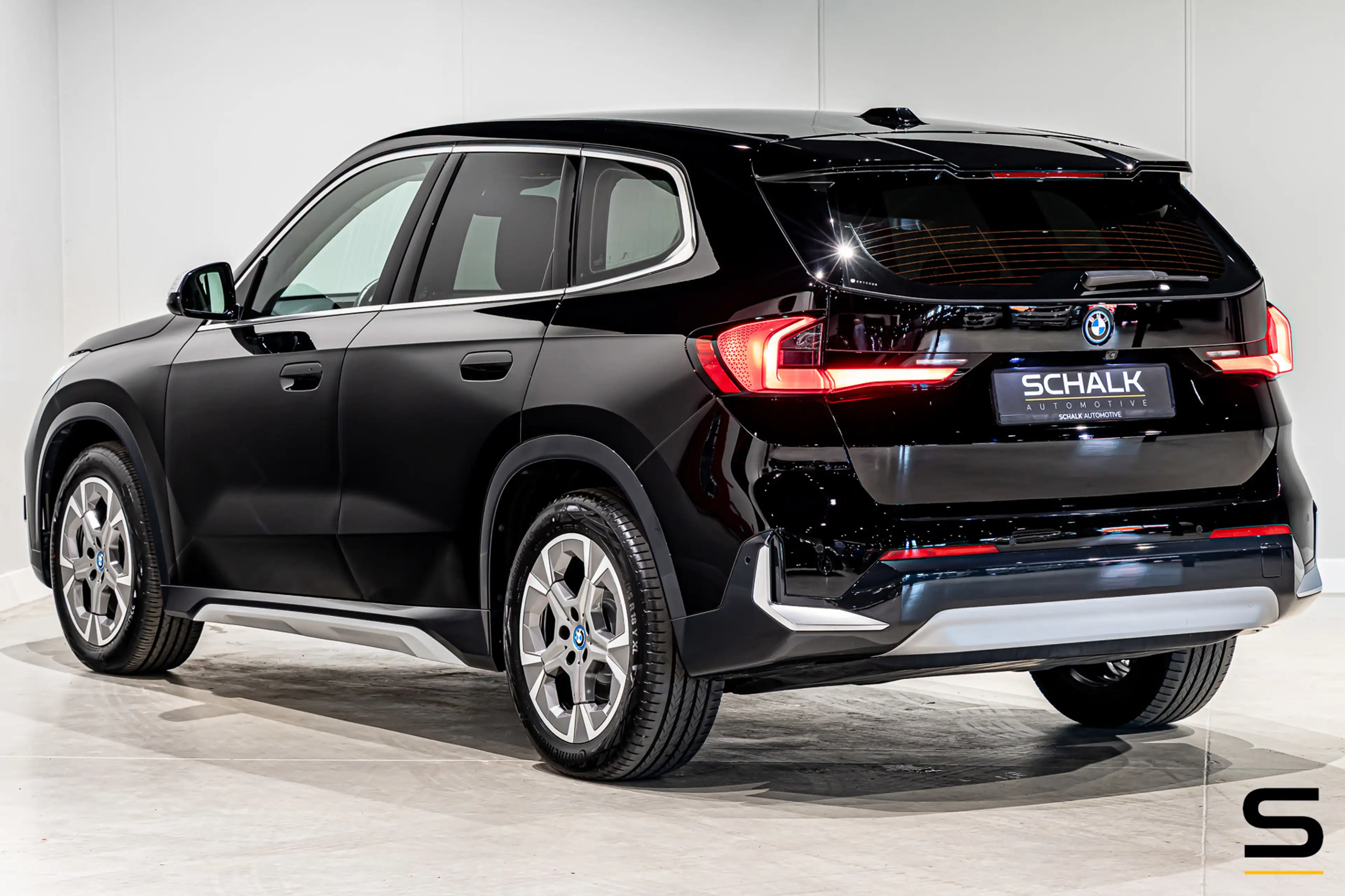 BMW iX1 XDrive30 Launch Edition 67 kWh|Camera|CarPlay|BTW| — photo 6