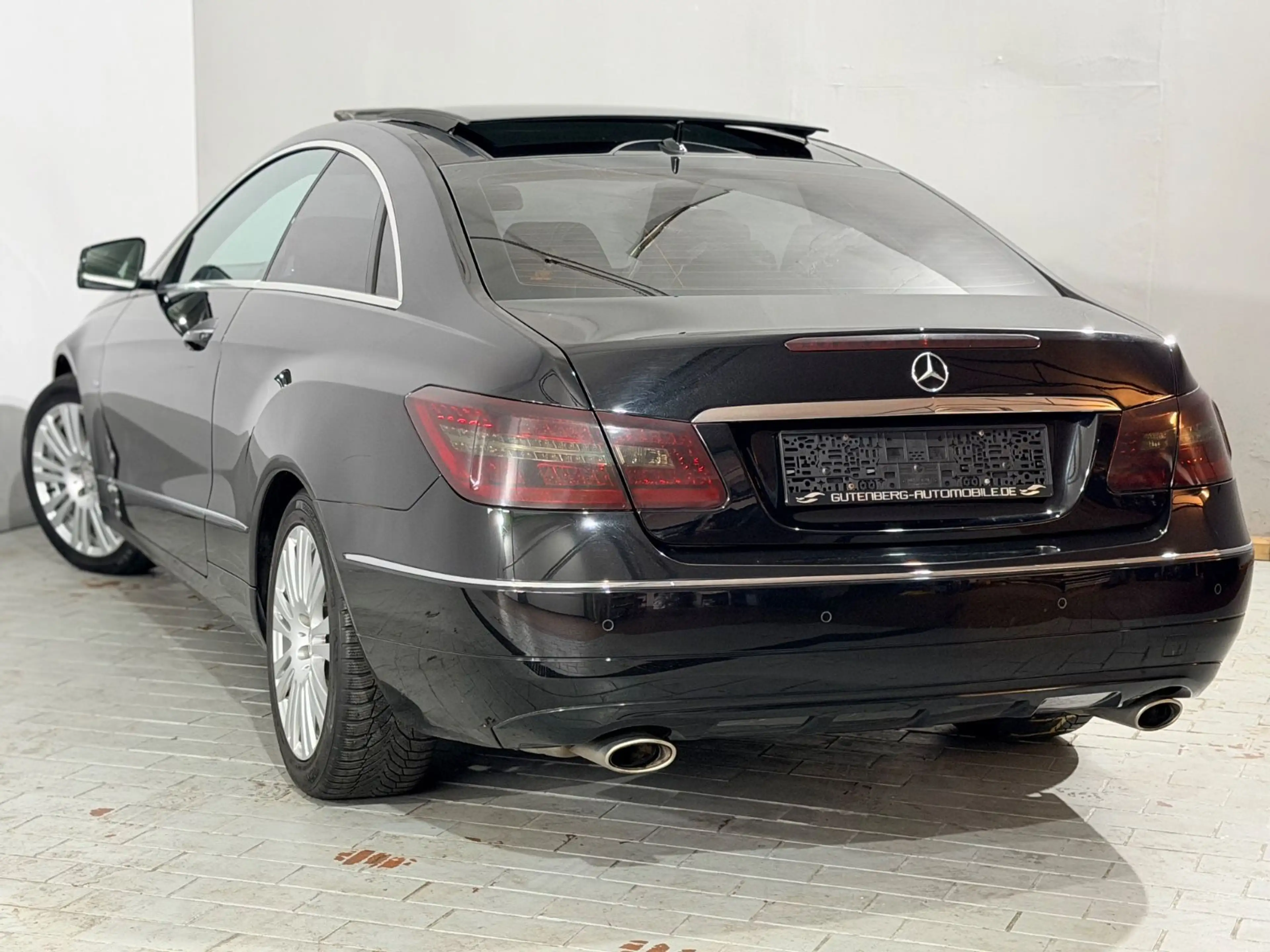 Mercedes-Benz E 350 Coupe Keyless Pano Memory Bi-Xenon Leder — photo 10