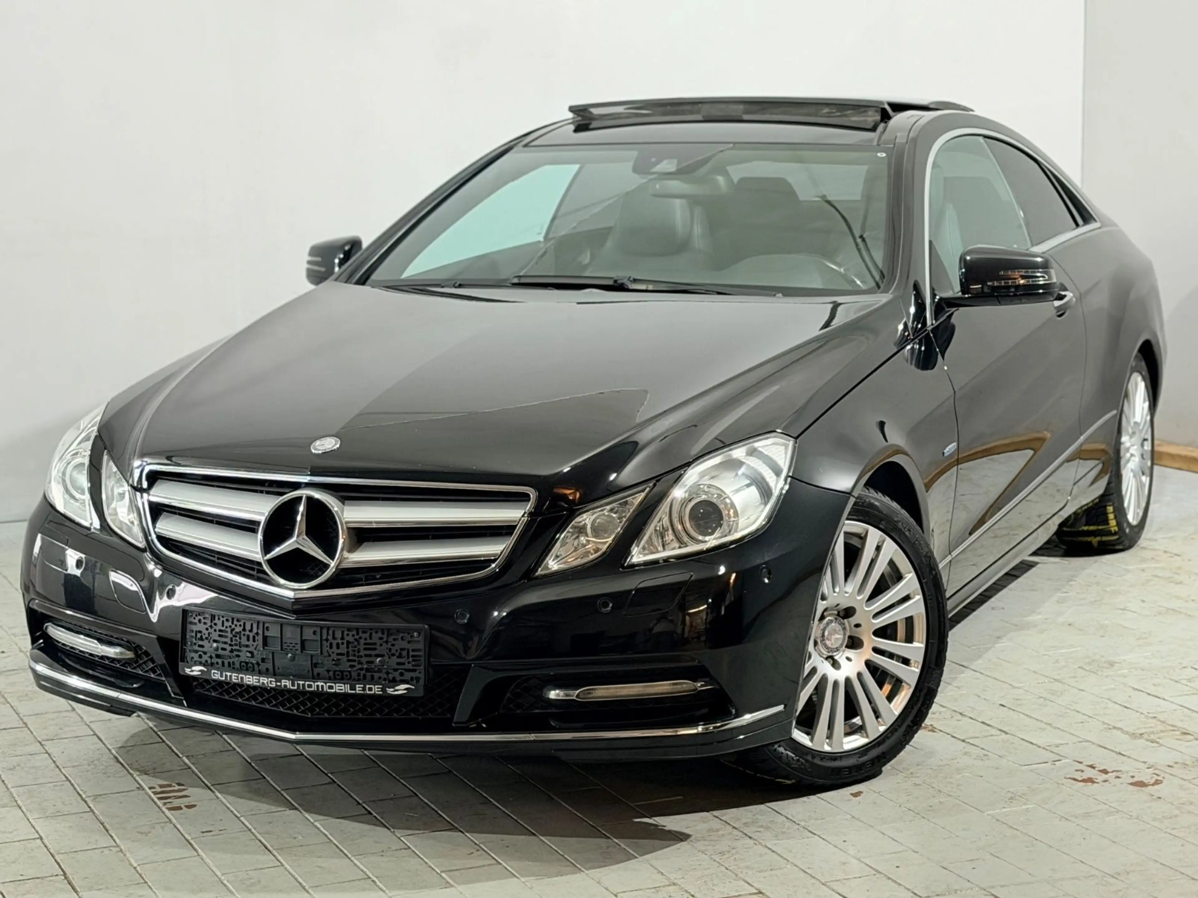 Mercedes-Benz E 350 Coupe Keyless Pano Memory Bi-Xenon Leder