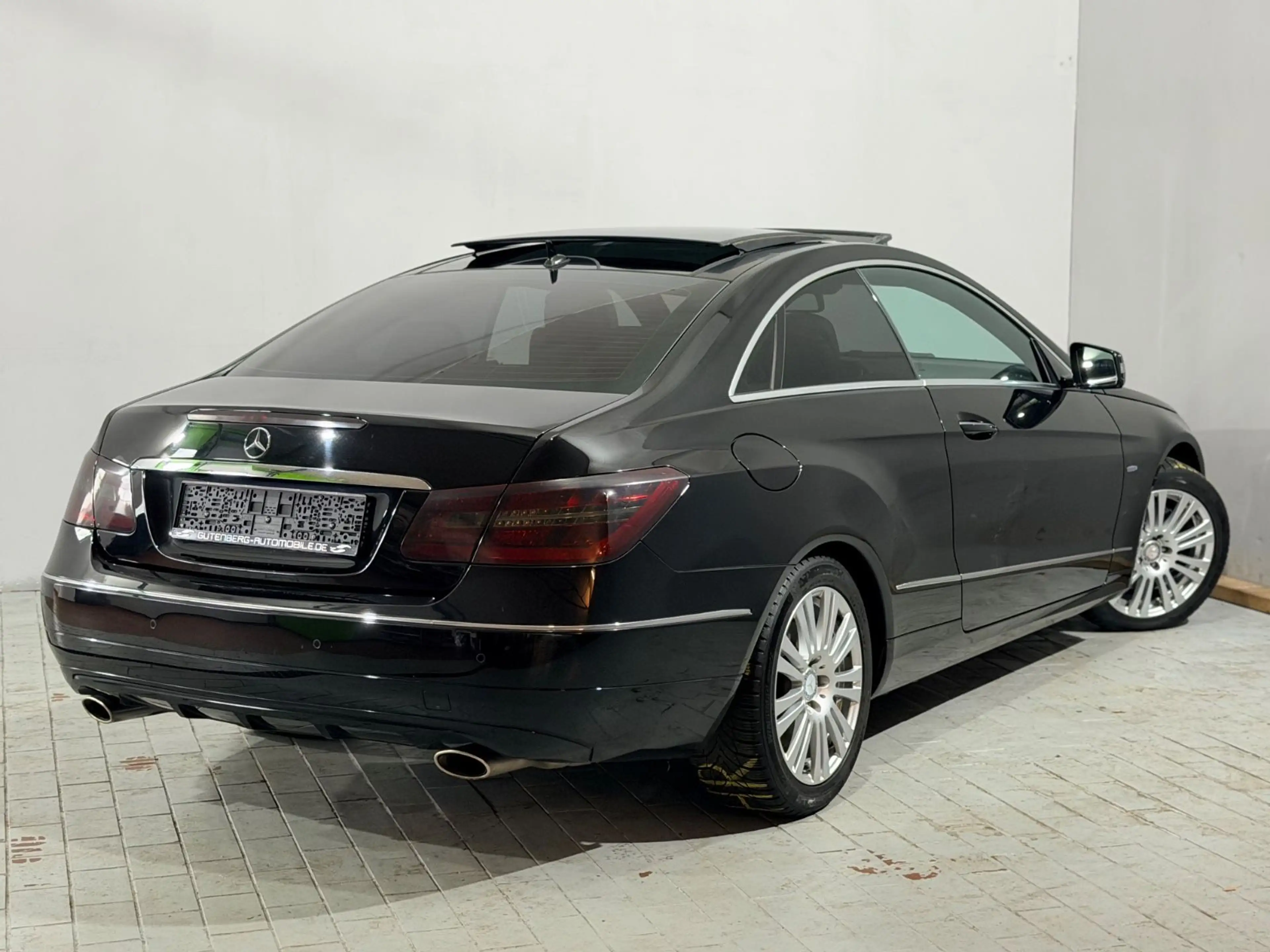 Mercedes-Benz E 350 Coupe Keyless Pano Memory Bi-Xenon Leder — photo 14