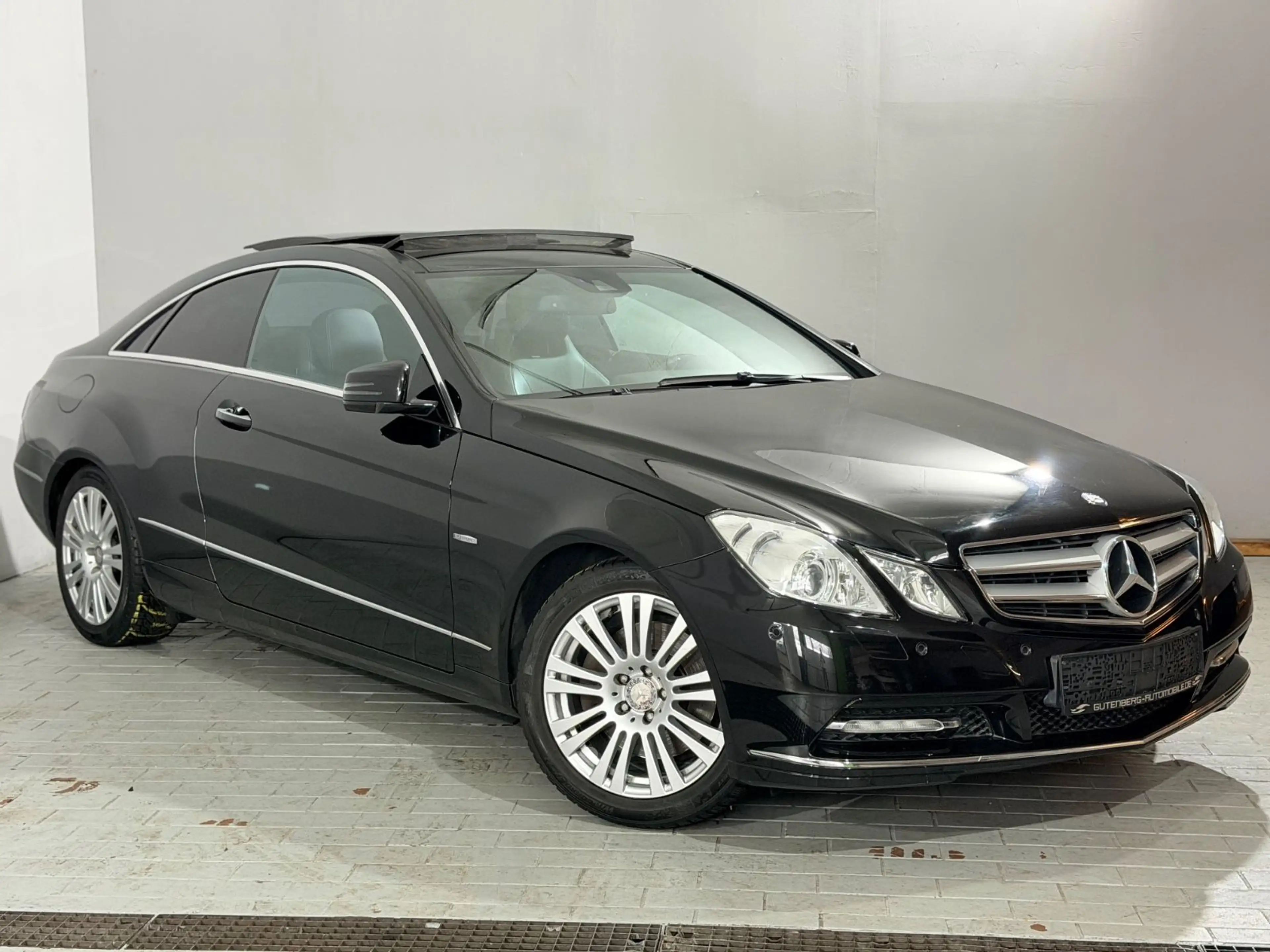 Mercedes-Benz E 350 Coupe Keyless Pano Memory Bi-Xenon Leder — photo 7