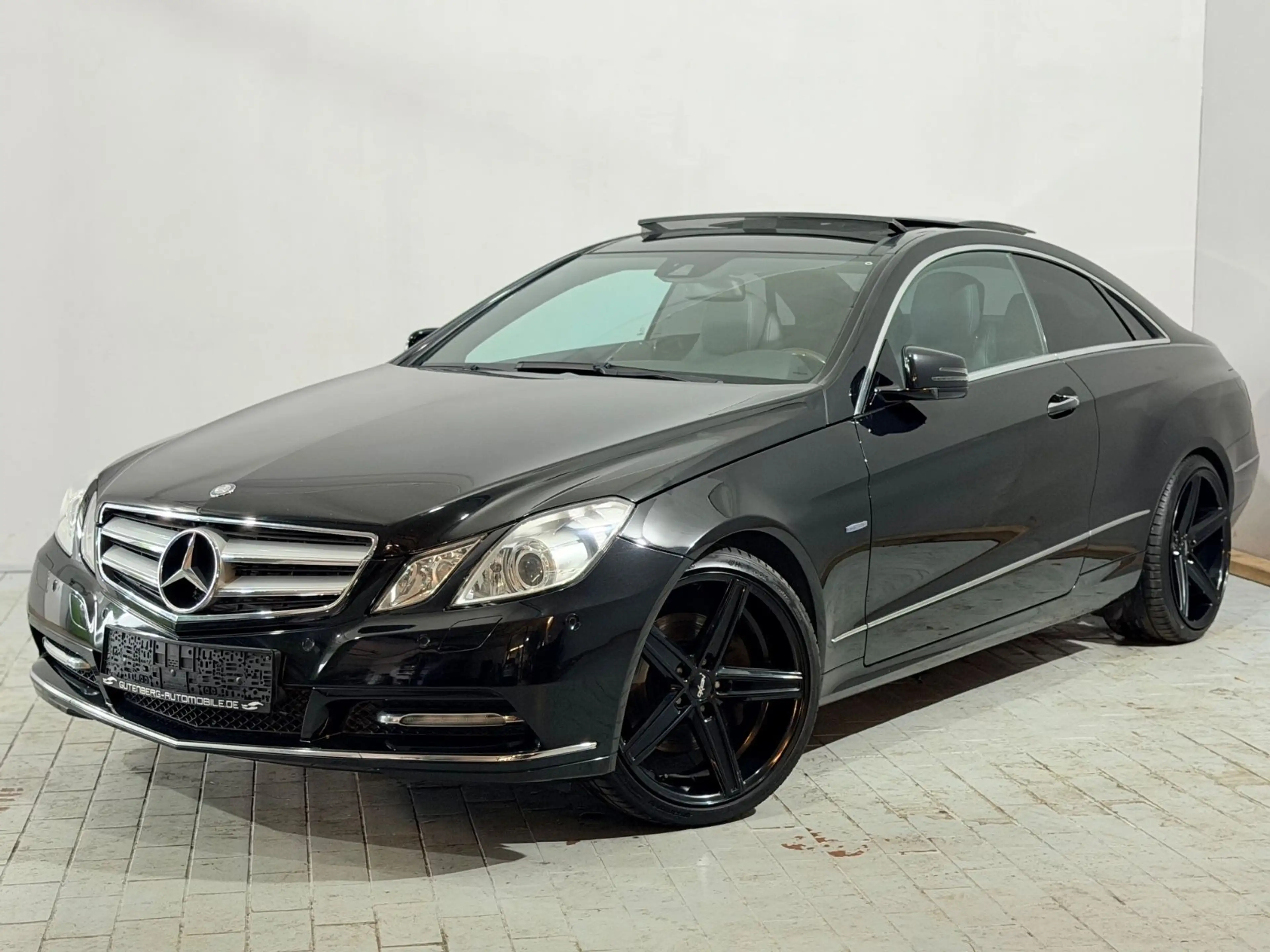 Mercedes-Benz E 350 Coupe Keyless Pano Memory Bi-Xenon Leder — photo 9