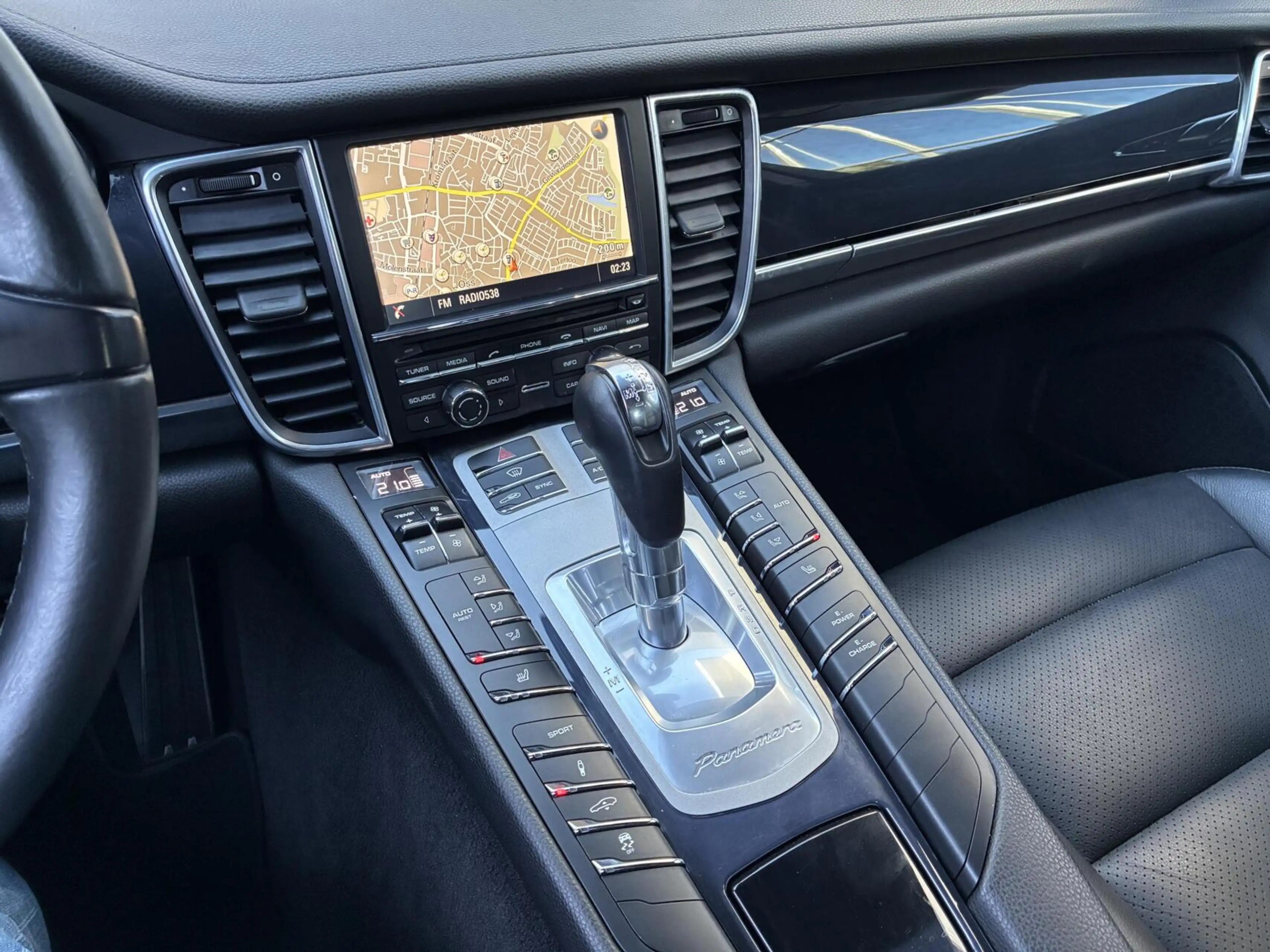 Porsche Panamera Sport 3.0 S Sport Hybride 3.0 4 — photo 8