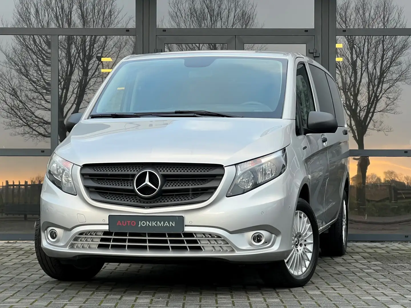 Mercedes-Benz Vito eVito Lang 41 kWh | Airco | Stoelverwarming | PDC Zilver - 1