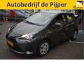 Toyota Yaris 1.5 Hybrid Active,1E EIGENAAR AUTO, ORGINEEL NEDER Gris - thumbnail 1