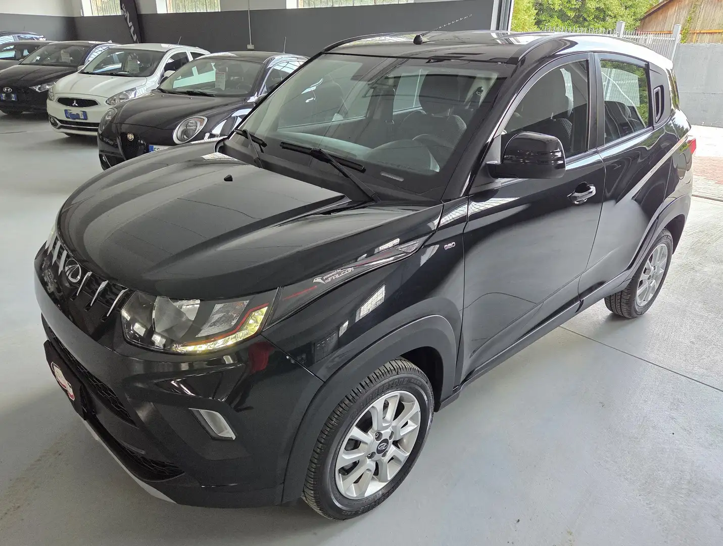 Mahindra KUV100 1.2 K6+ 83cv m-bifuel GPL ORIGINALE Noir - 1