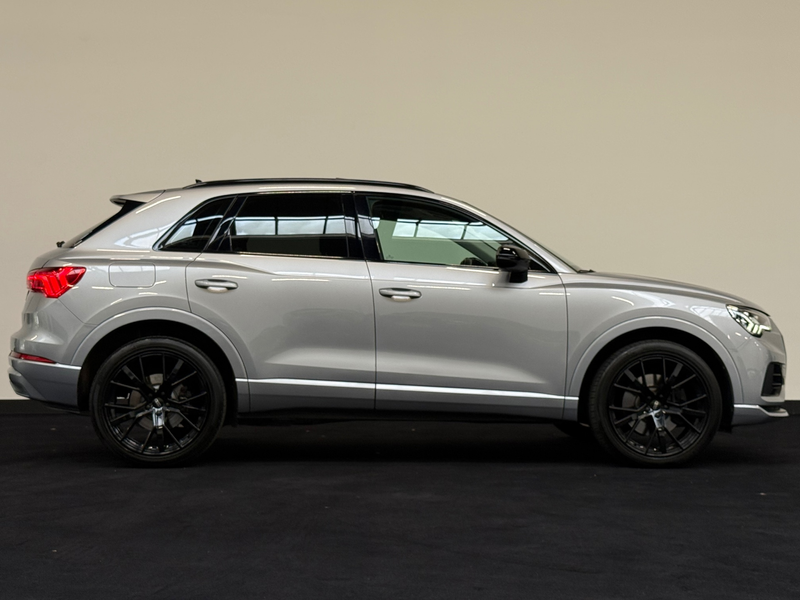 Audi Q3 45 TFSI e S edition Pano B&O Memory Blackpack Sfee — photo 13