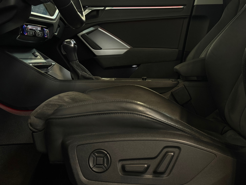 Audi Q3 45 TFSI e S edition Pano B&O Memory Blackpack Sfee — photo 3