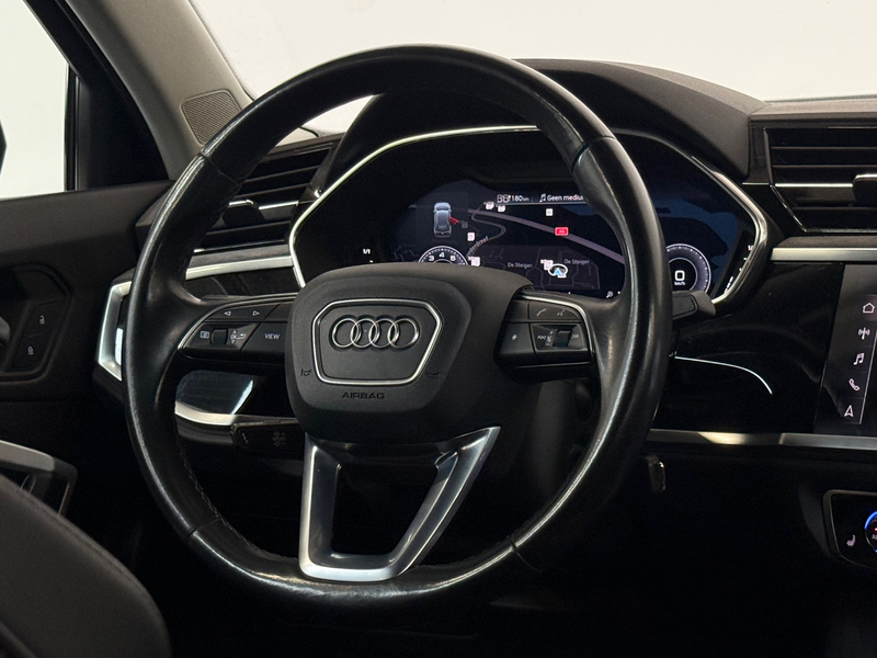 Audi Q3 45 TFSI e S edition Pano B&O Memory Blackpack Sfee — photo 14