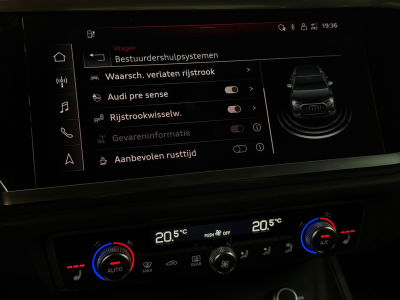 Audi Q3 45 TFSI e S edition Pano B&O Memory Blackpack Sfee — photo 25