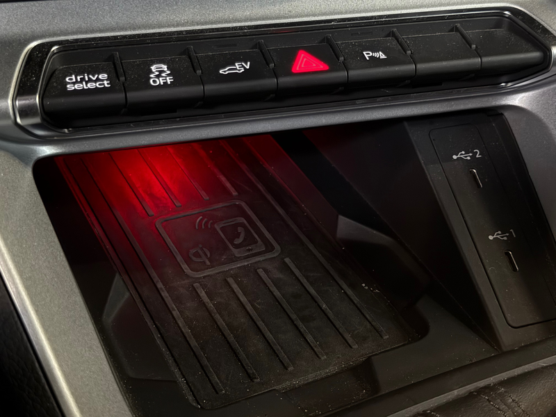 Audi Q3 45 TFSI e S edition Pano B&O Memory Blackpack Sfee — photo 26