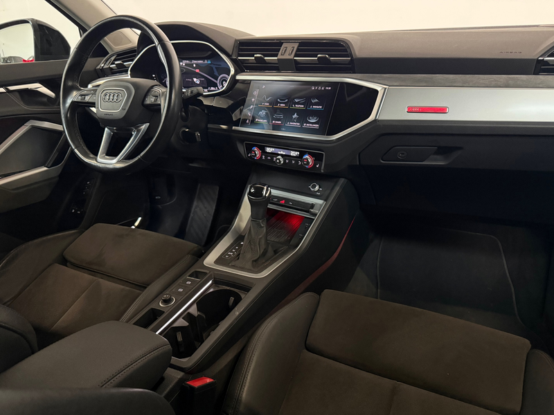 Audi Q3 45 TFSI e S edition Pano B&O Memory Blackpack Sfee — photo 2