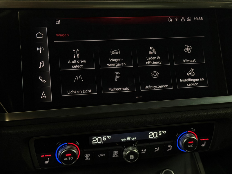 Audi Q3 45 TFSI e S edition Pano B&O Memory Blackpack Sfee — photo 23