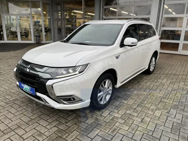 Mitsubishi Outlander 2.4 PHEV 4WD Intro Edition Leder 360° Kamera