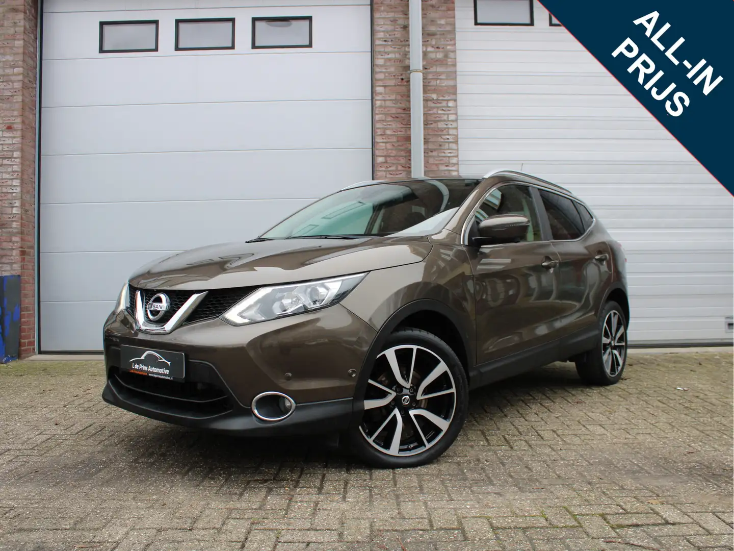 Nissan Qashqai 1.6 N-Connecta 360 camera/Trekhaak/Leder bekleding Brun - 1
