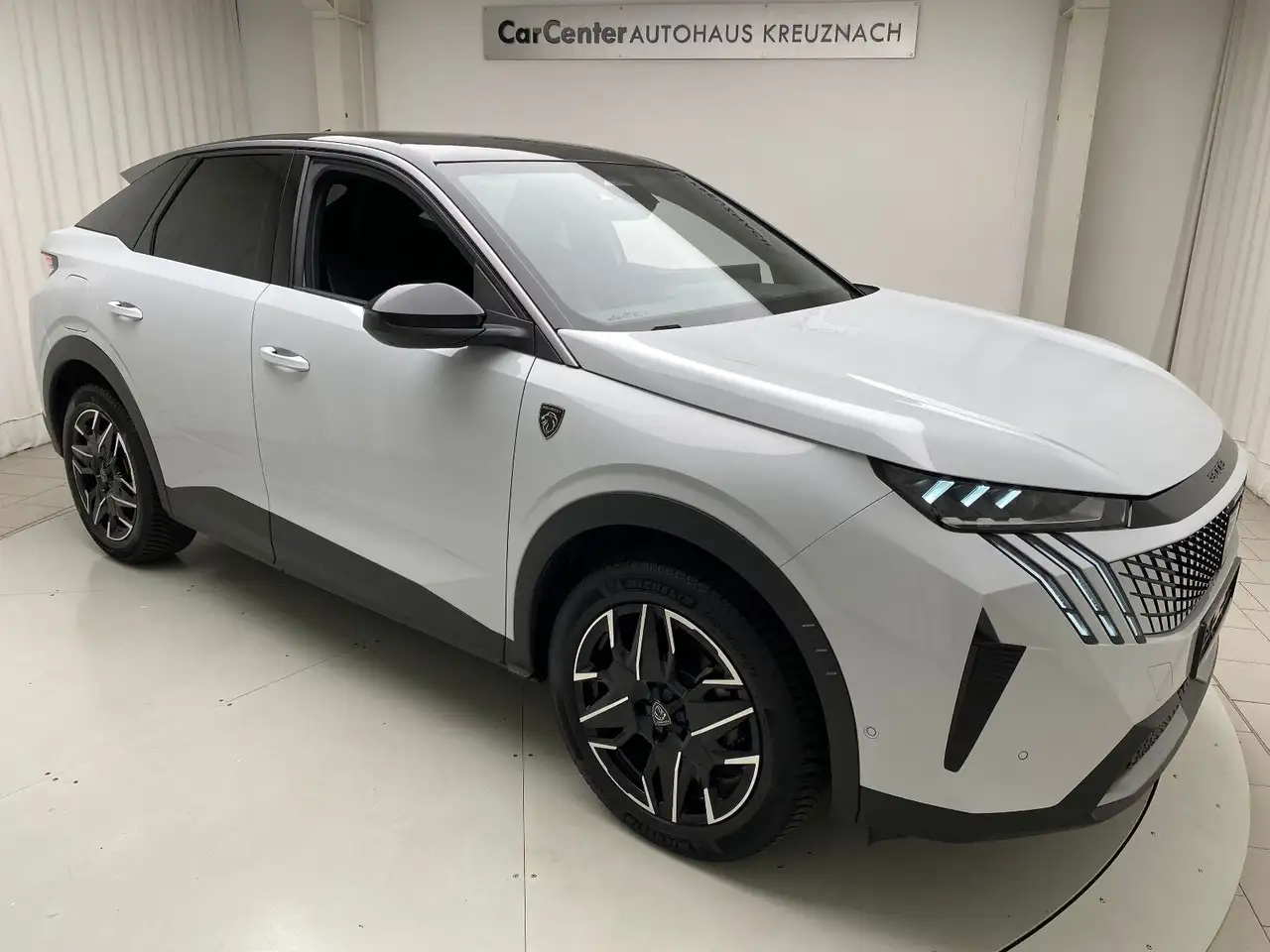 Peugeot 3008 HYBRID 145 e-DSC6 GT ACC LED Winterpaket