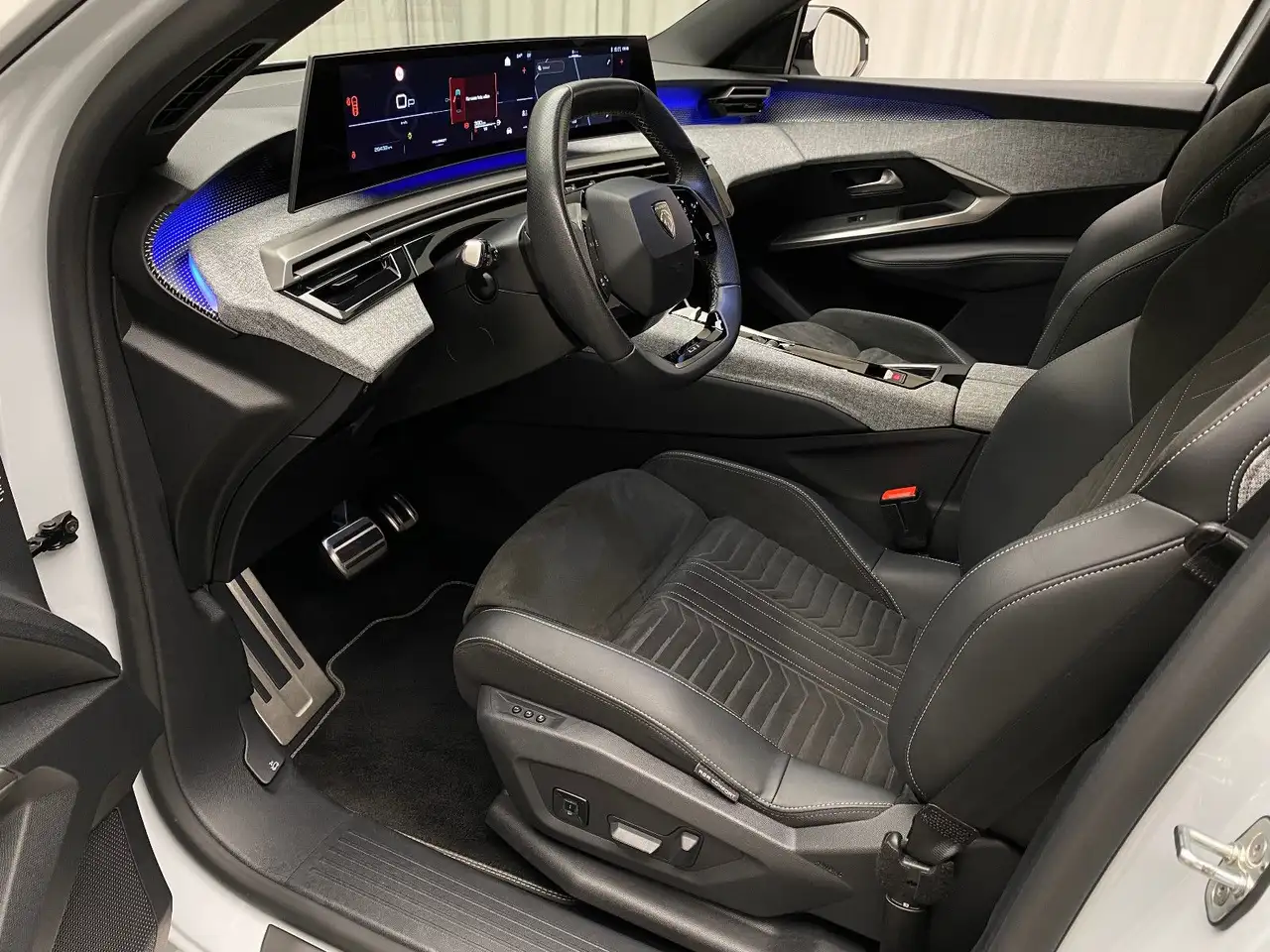 Peugeot 3008 HYBRID 145 e-DSC6 GT ACC LED Winterpaket, миниатюра 12