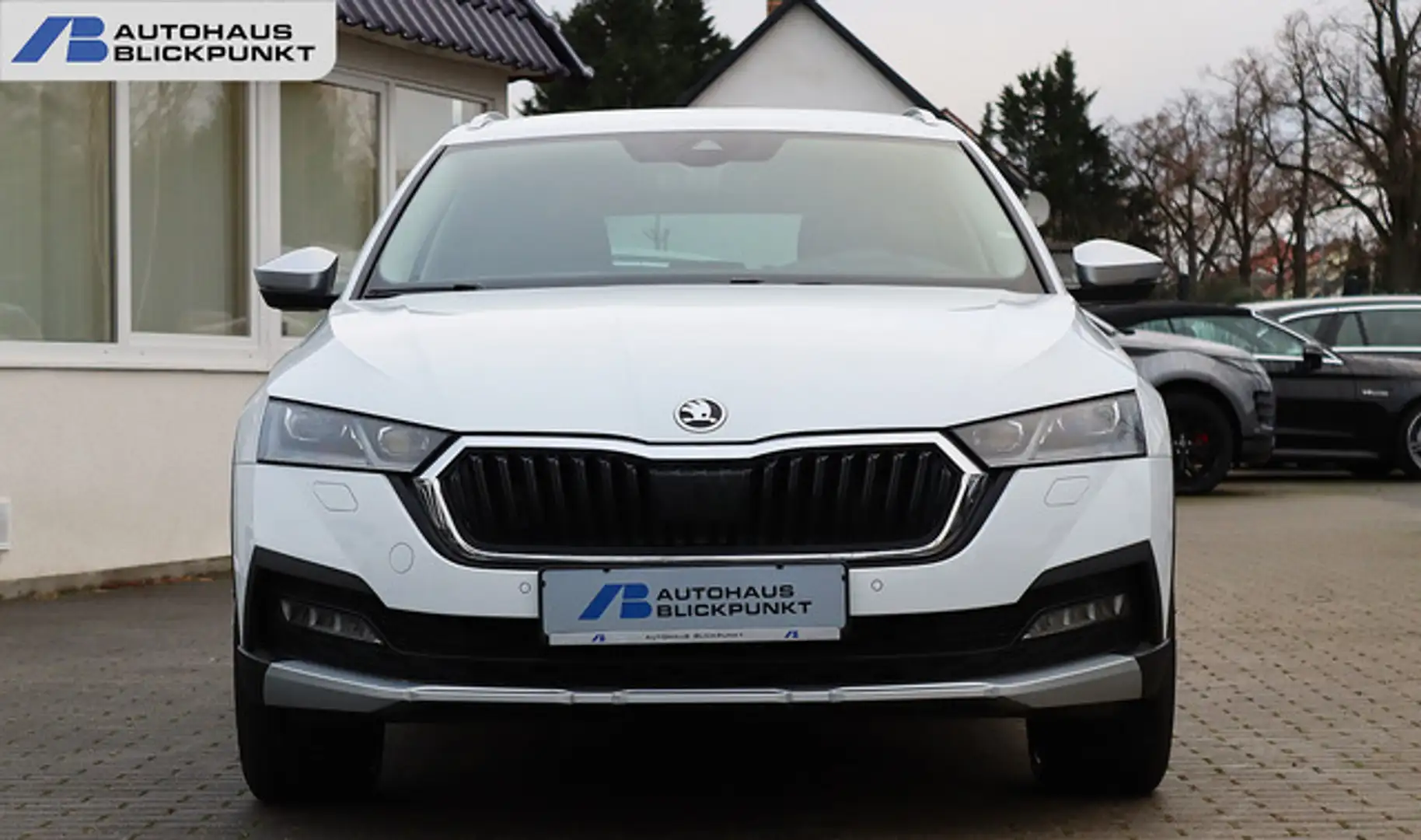Skoda Octavia Combi 2.0 TDI 4x4 Scout HEADUP+MATRIX Weiß - 2