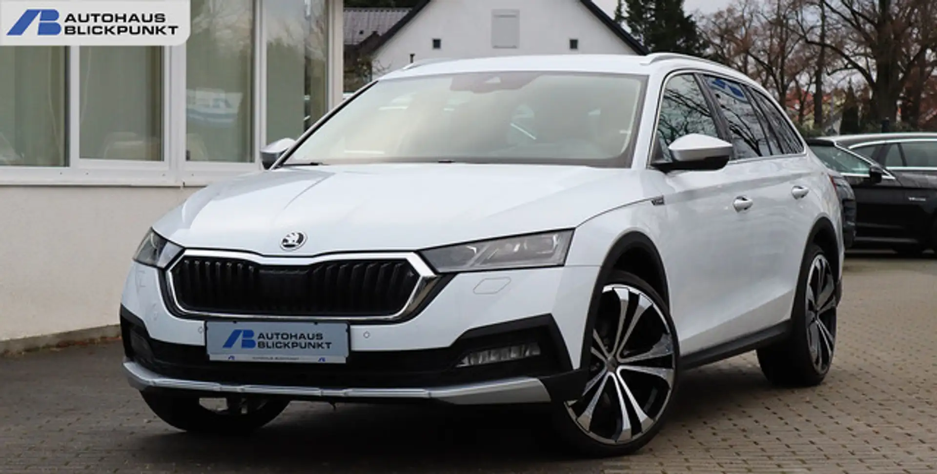 Skoda Octavia Combi 2.0 TDI 4x4 Scout HEADUP+MATRIX Biały - 1