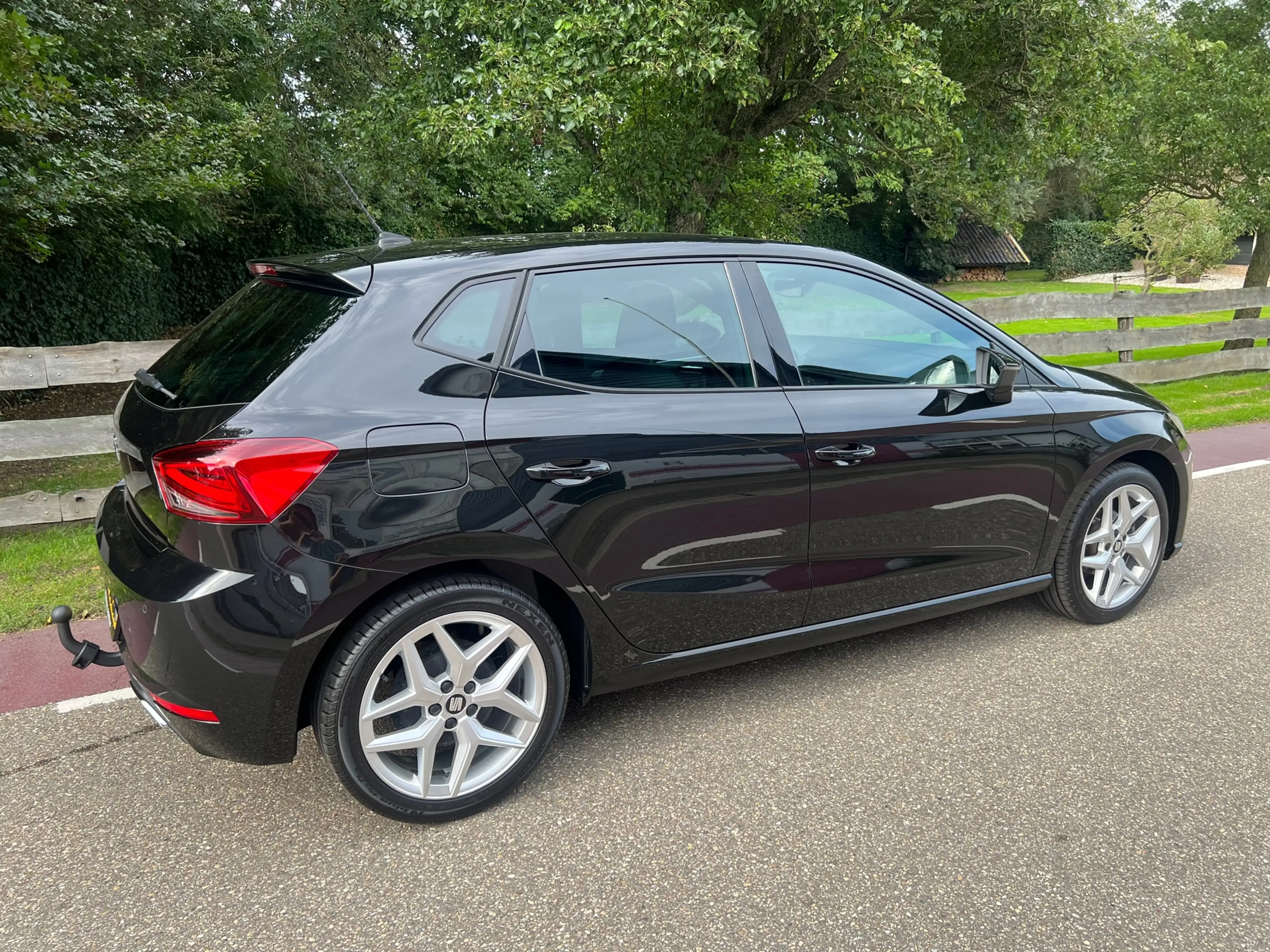 SEAT Ibiza 1.0 TSI FR Business Intense Camera Clima — photo 14