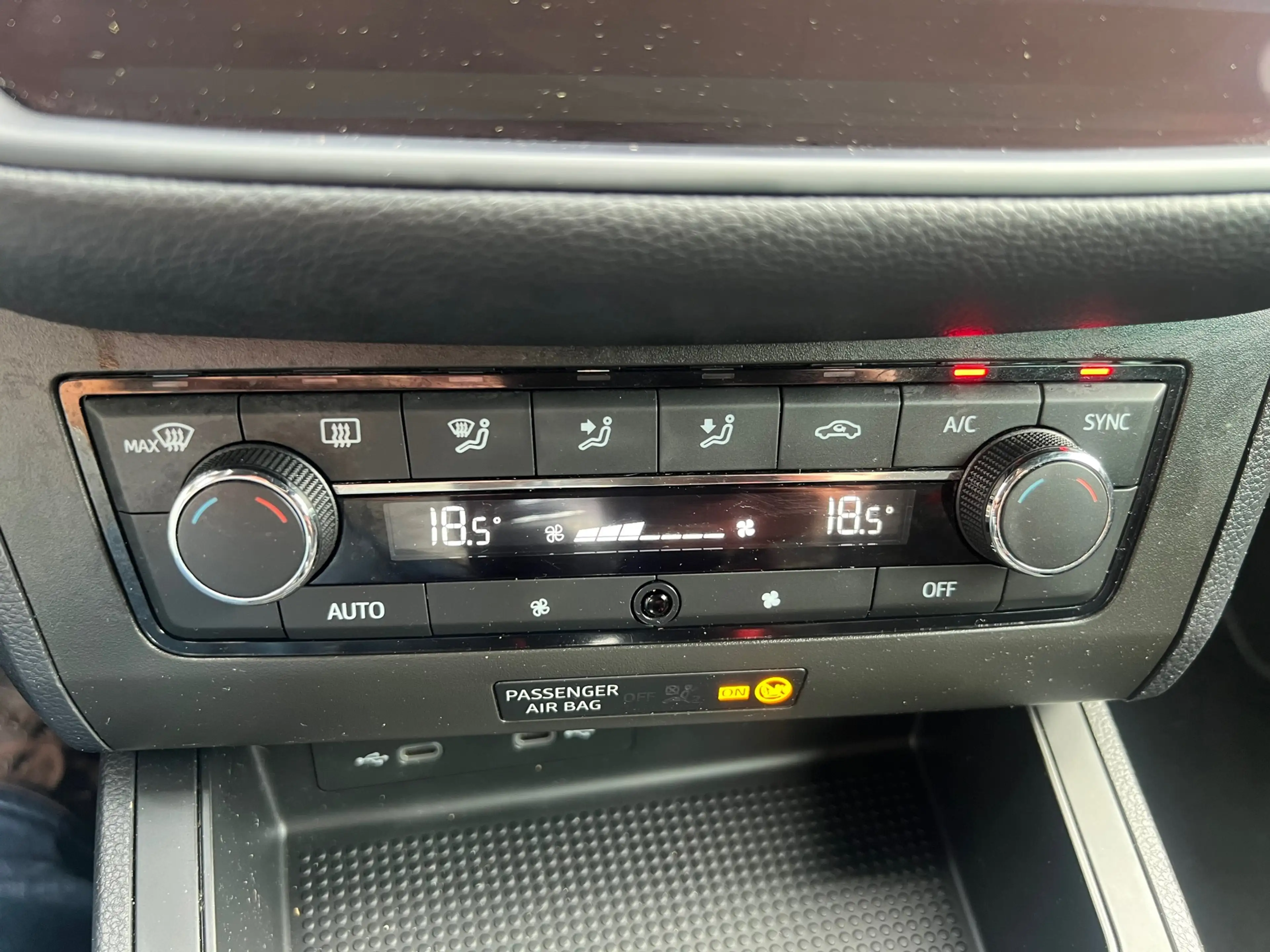 SEAT Ibiza 1.0 TSI FR Business Intense Camera Clima — photo 7