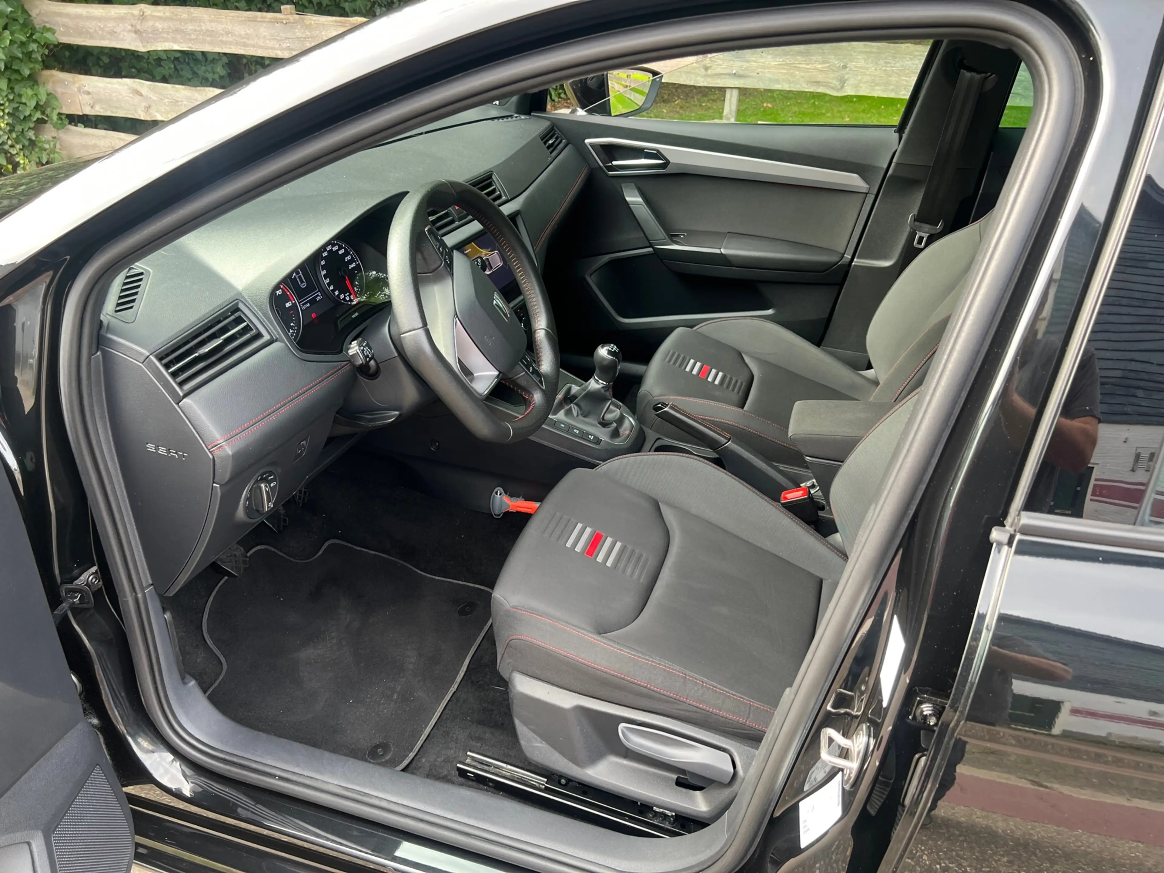 SEAT Ibiza 1.0 TSI FR Business Intense Camera Clima — photo 4