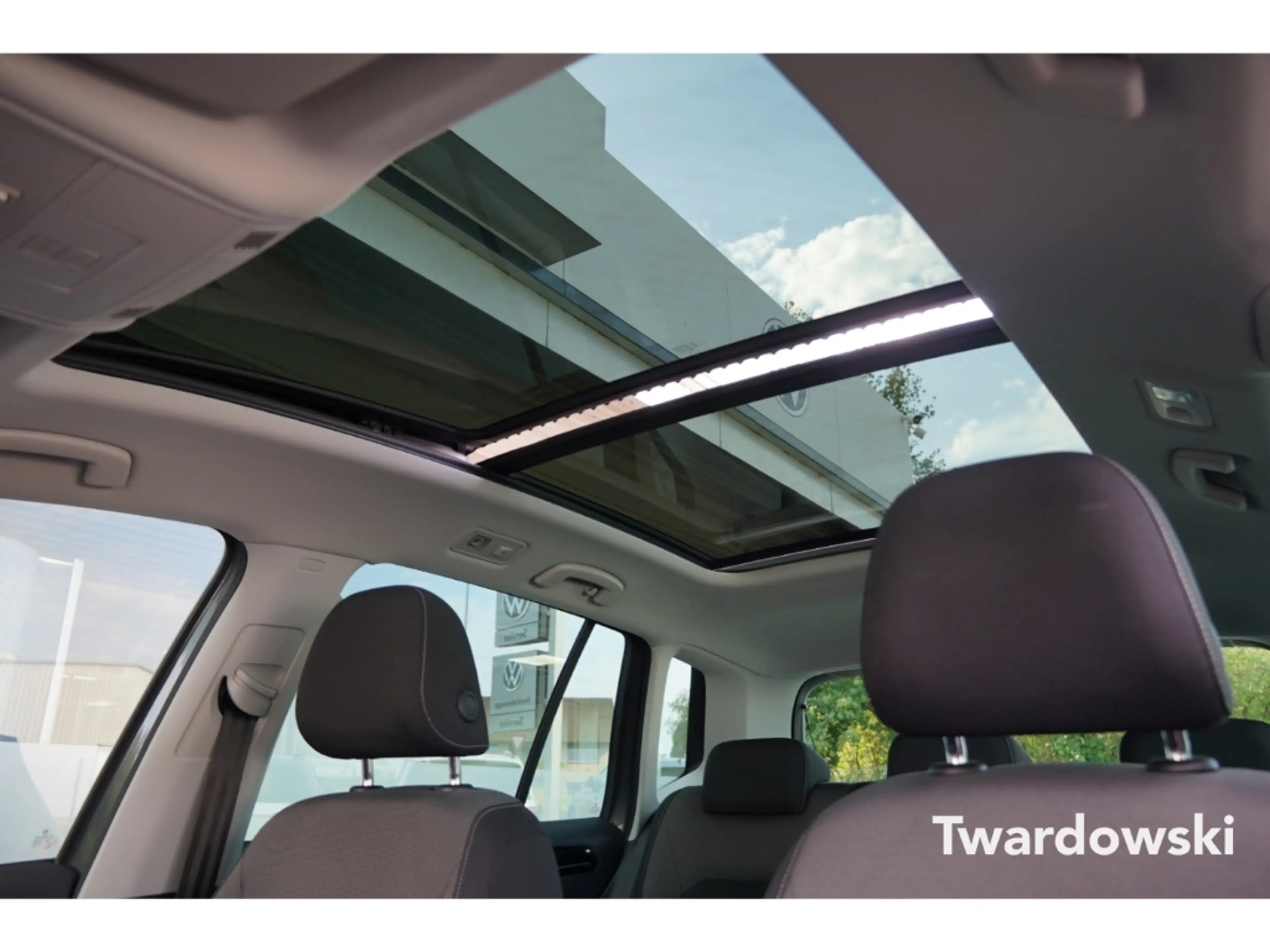 Volkswagen Golf Sportsvan Highline PANO Kamera ACC LED KeyLess — photo 15