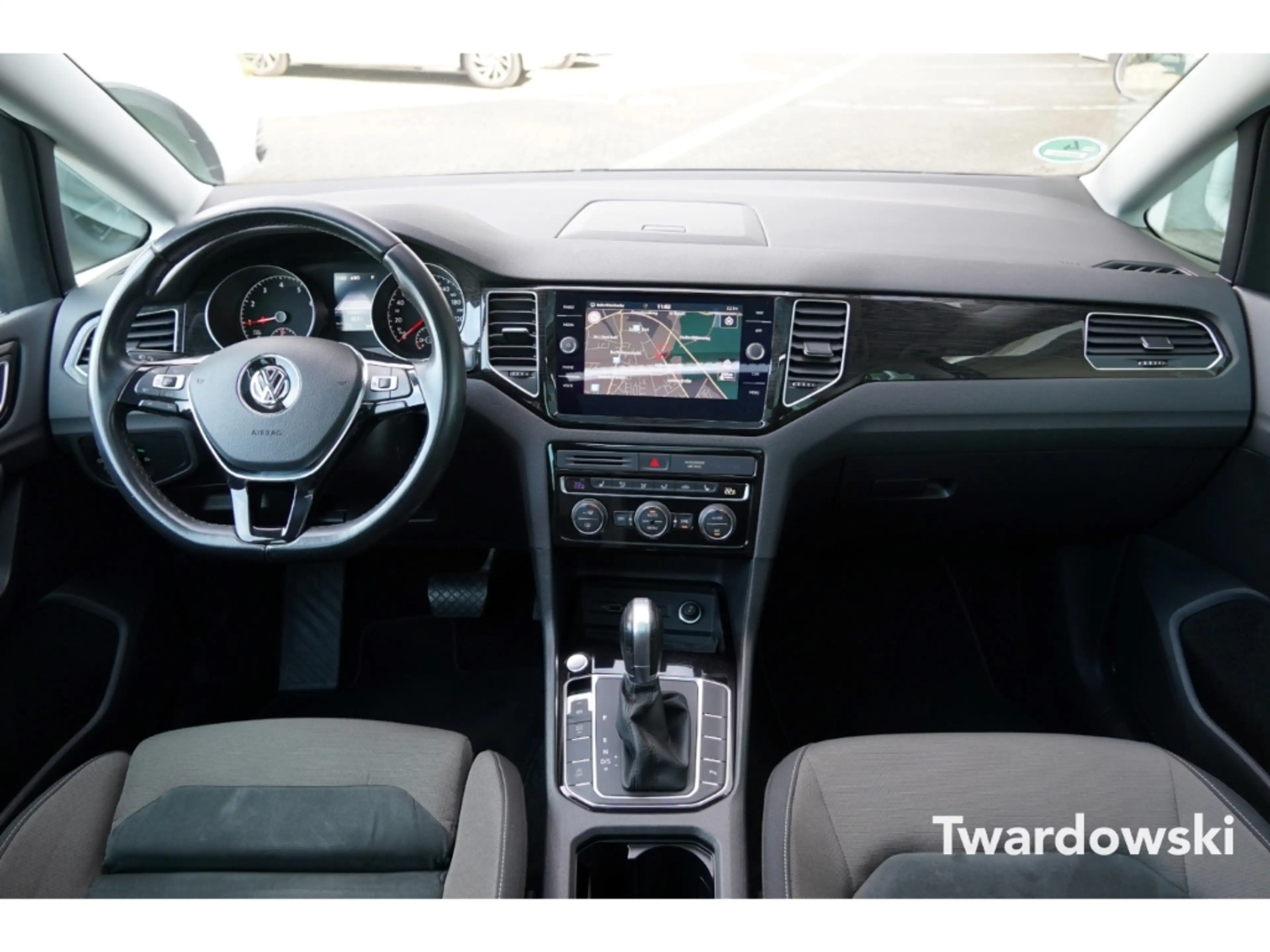 Volkswagen Golf Sportsvan Highline PANO Kamera ACC LED KeyLess — photo 10