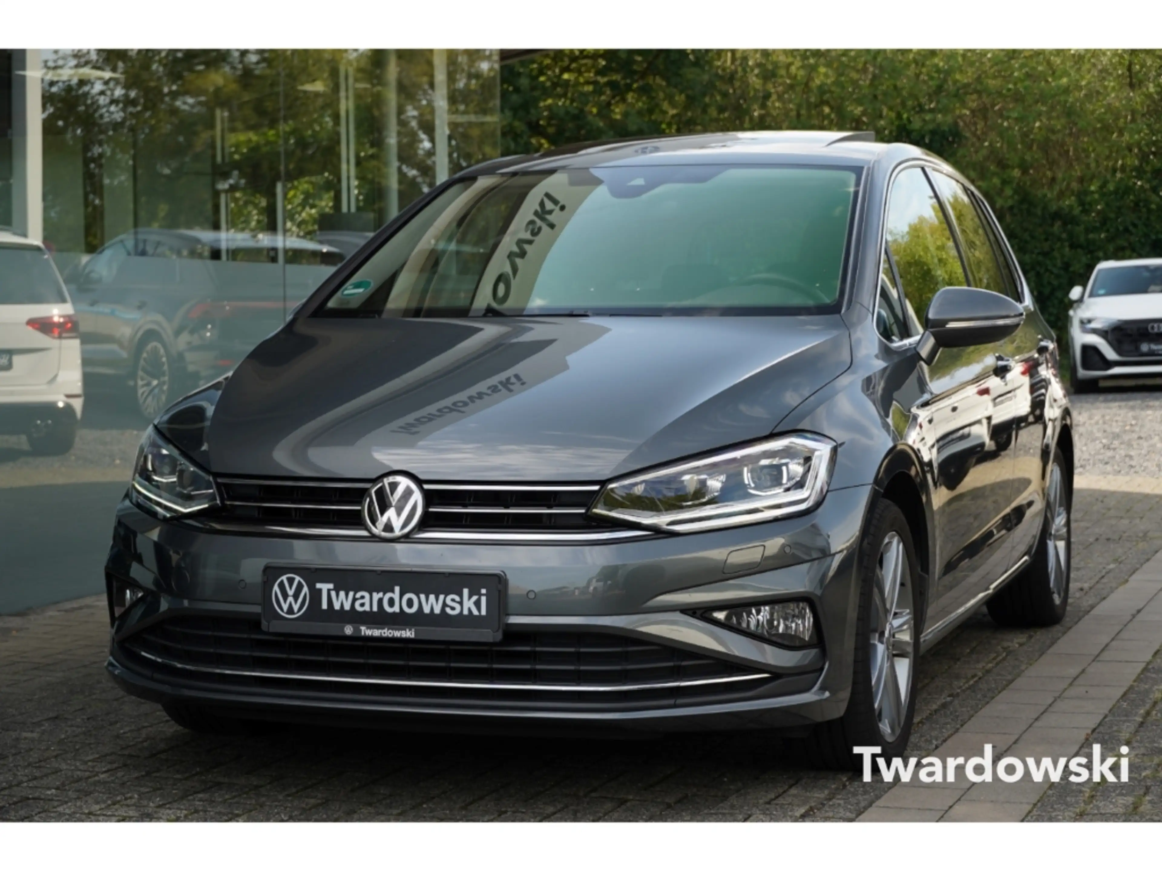 Volkswagen Golf Sportsvan Highline PANO Kamera ACC LED KeyLess — photo 3